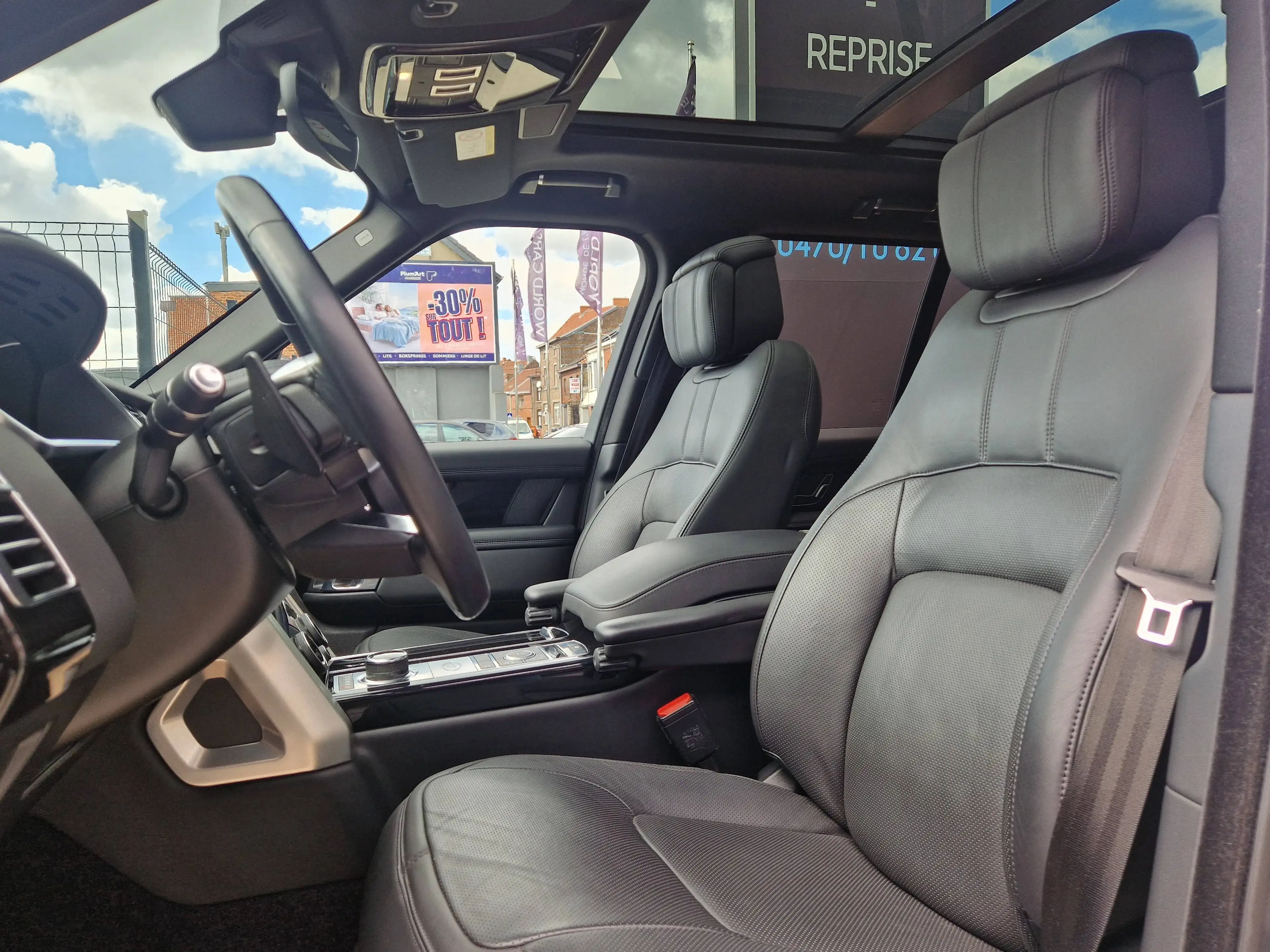 Land Rover Range Rover P400e HSE - HYBRIDE - TOIT PANO OUVRANT - CAM 360 -  HEAD UP DISPLAY - FULL FULL OPTIONS — photo 8