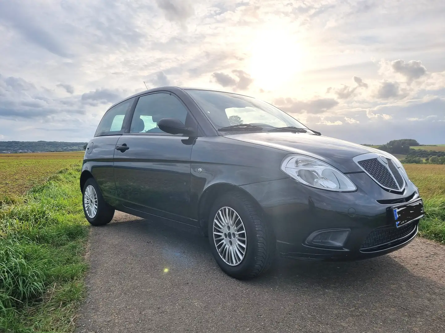 Lancia Ypsilon Y 1.2 8v Elefantino Schwarz - 1