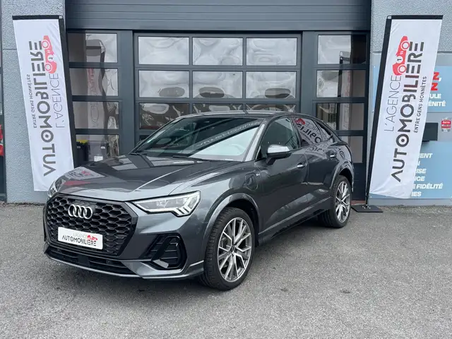 Audi Q3 view 2