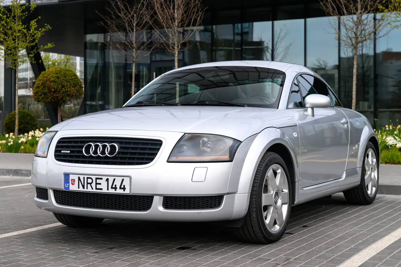 Audi TT Coupe 1.8 T quattro, foto 1
