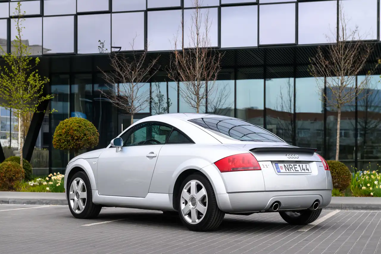 Audi TT Coupe 1.8 T quattro, foto 2