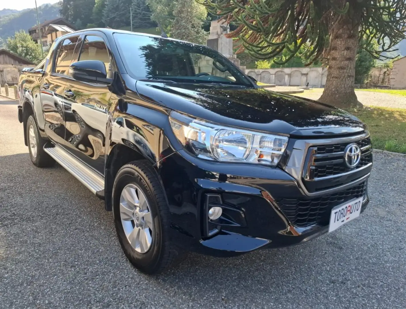 Toyota Hilux 2.4 D-4D 4WD 4 porte Double Cab Lounge Nero - 1