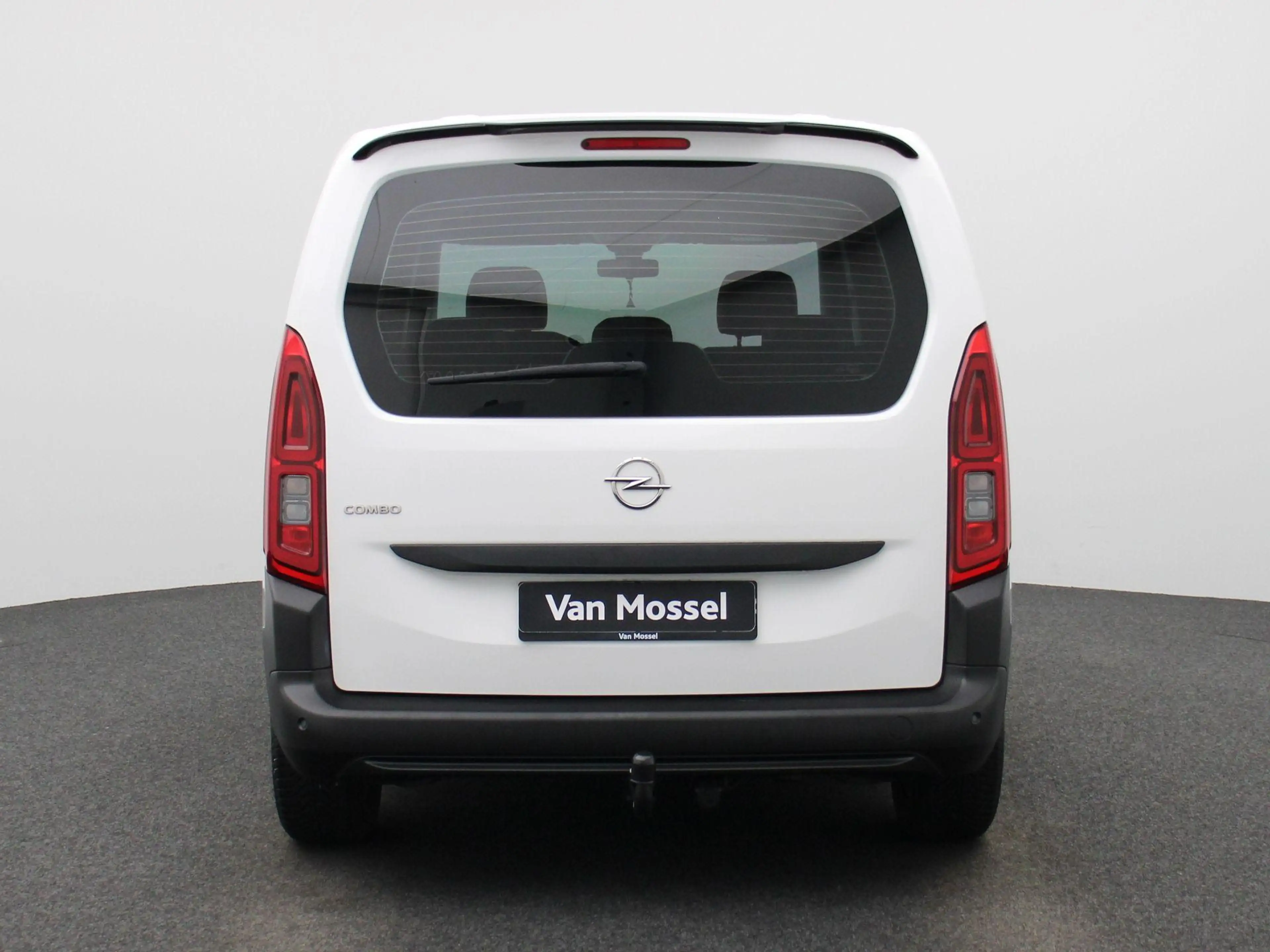 Opel Combo Life 1.5 Turbo D 100 MT6 Edition — photo 5