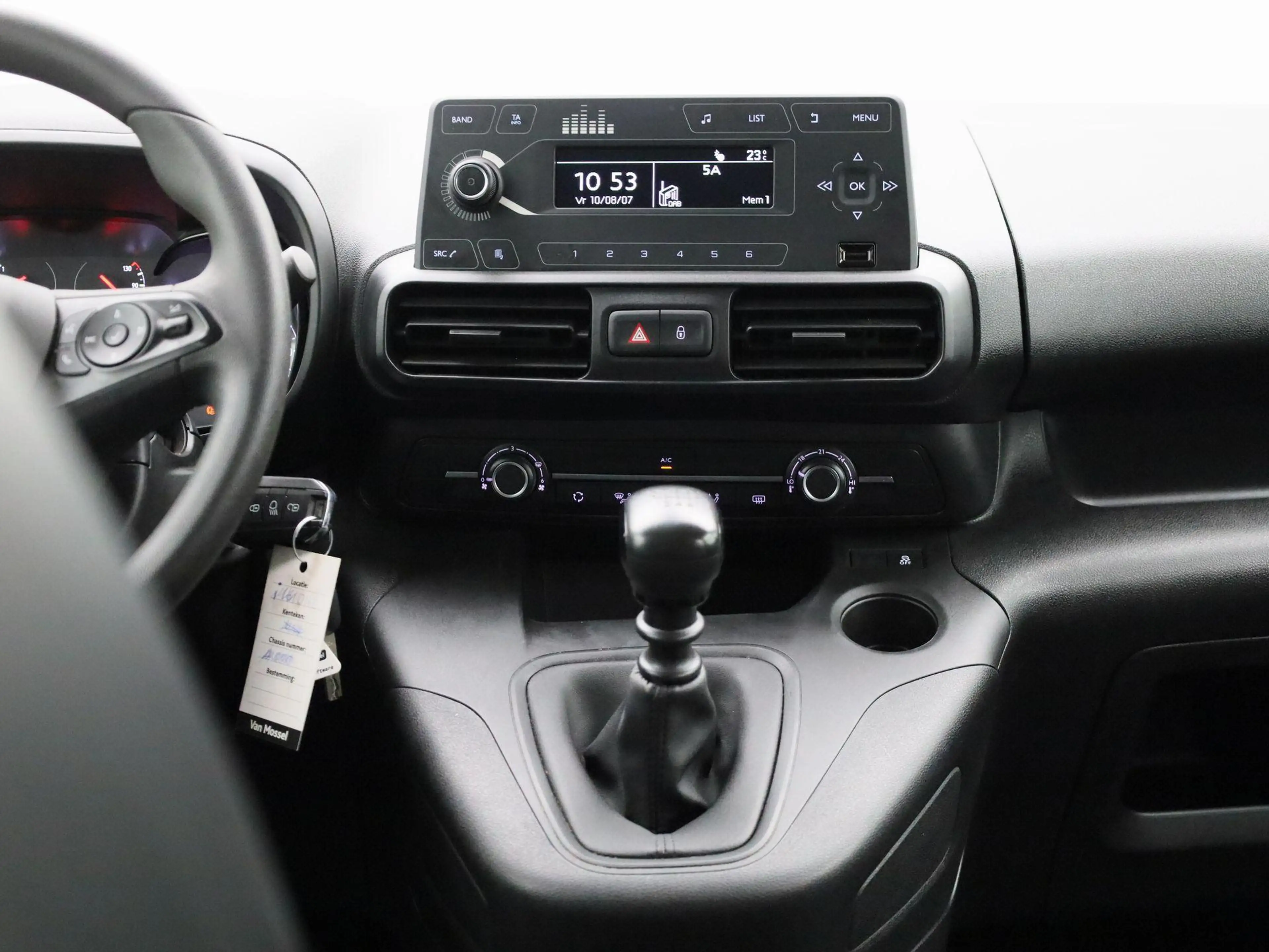 Opel Combo Life 1.5 Turbo D 100 MT6 Edition — photo 9