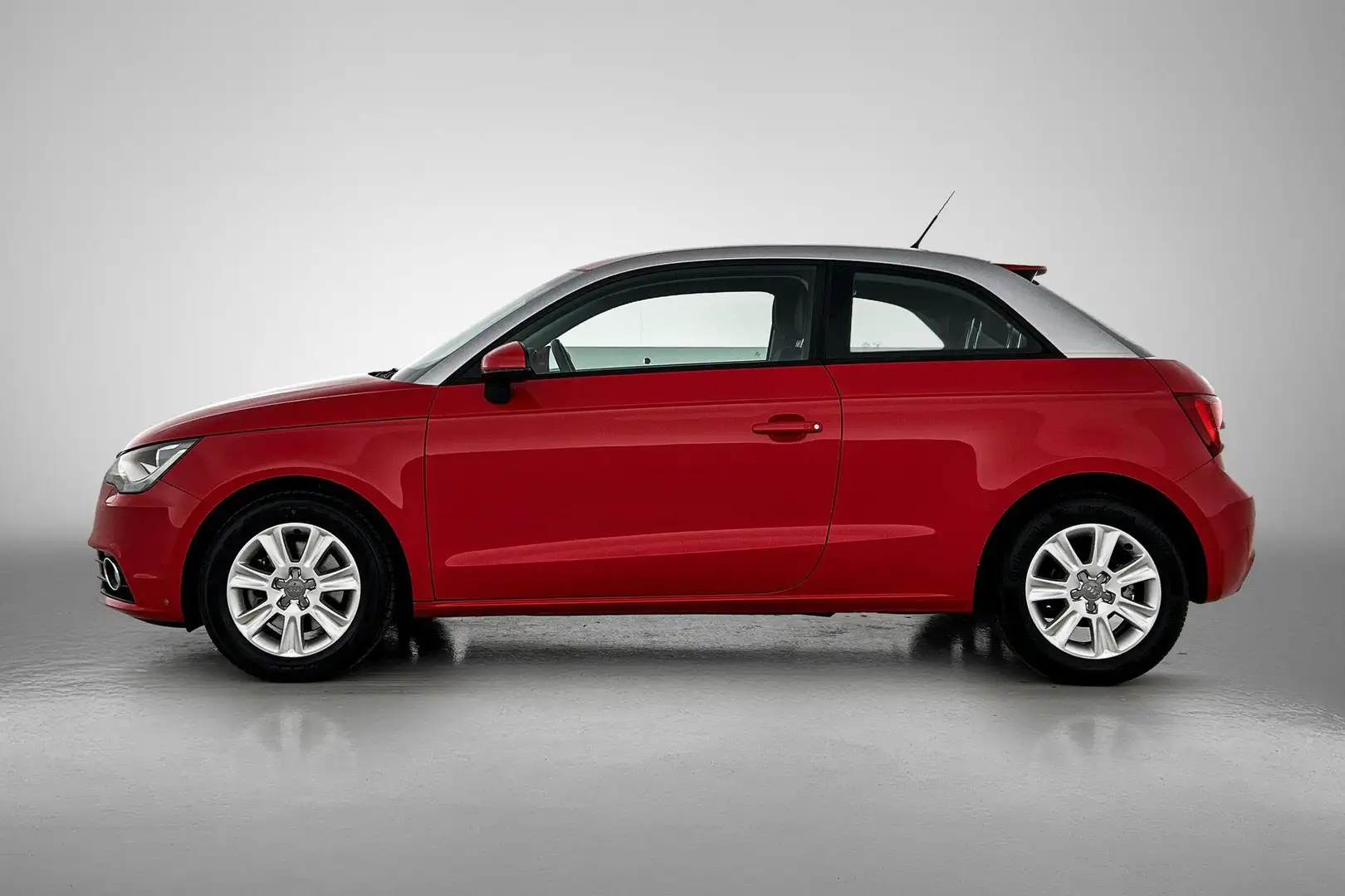 Audi A1 1.4 TFSI 119g. Attraction Pro Line Business Automa Rood - 2