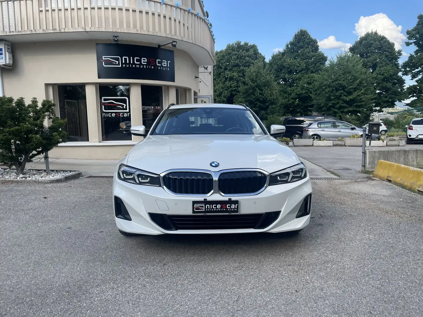 BMW 320 BMW Serie3 320D 48V xDrive Touring MSPORT 190CV Bianco - 2