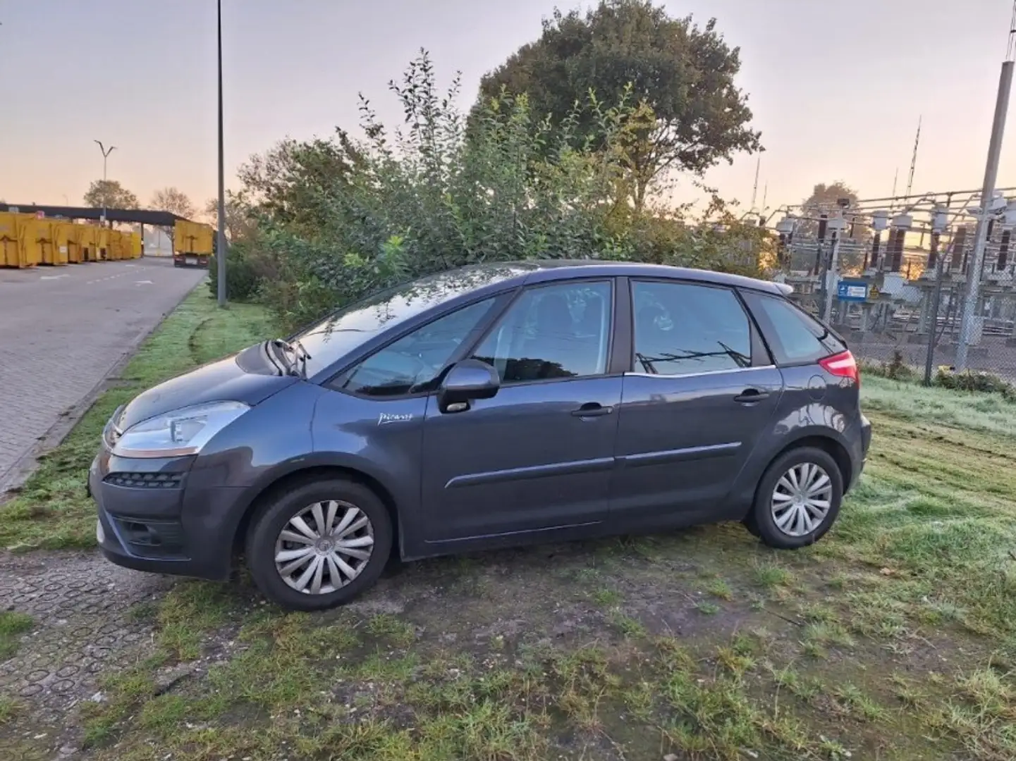 Citroen C4 Picasso 1.6 VTi Tendance Paars - 1