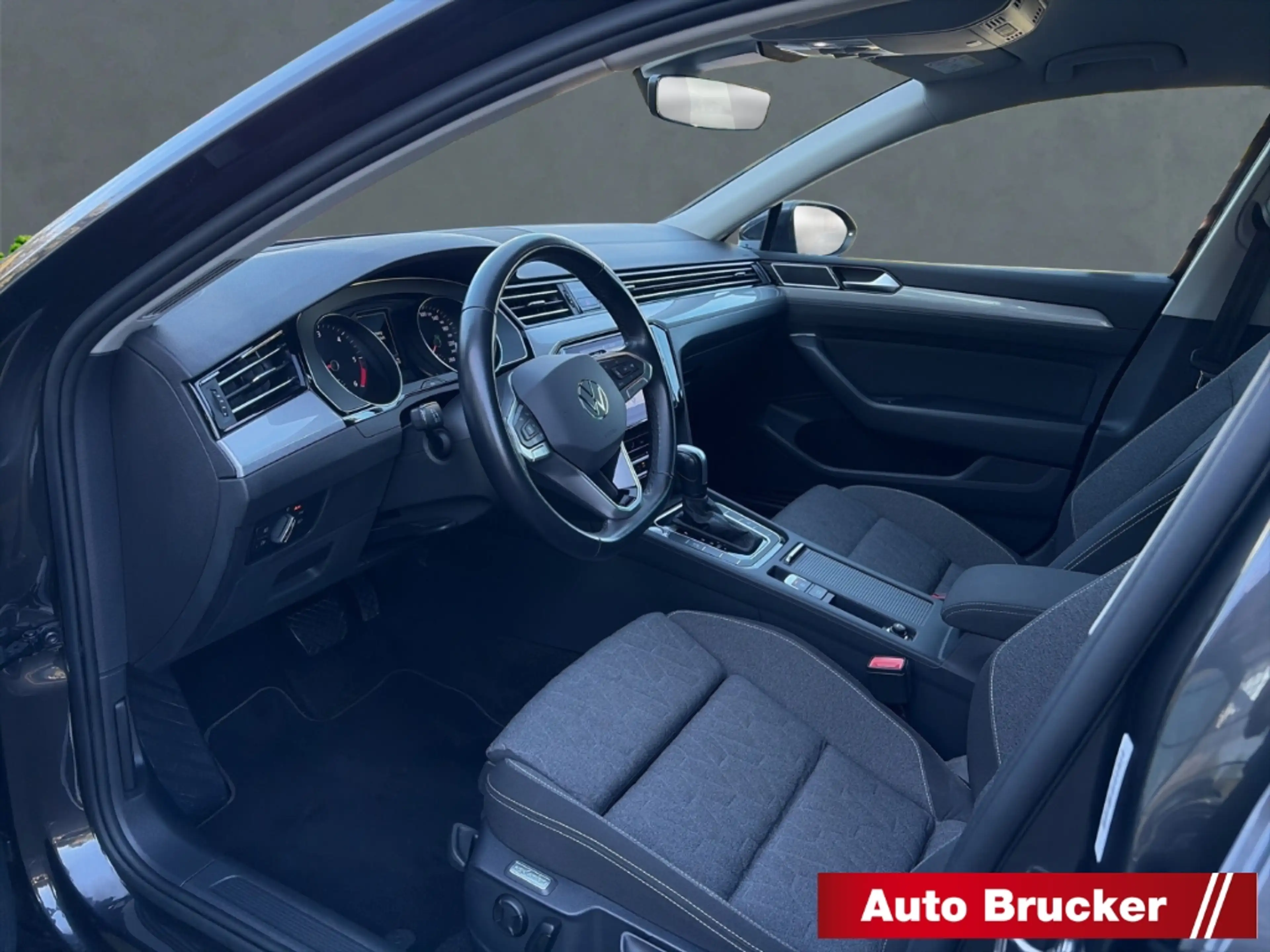 Volkswagen Passat Variant Business 2.0 TDI AHK+LED+NAVI+SHZ-3-ZONEN-KLIMA — photo 9