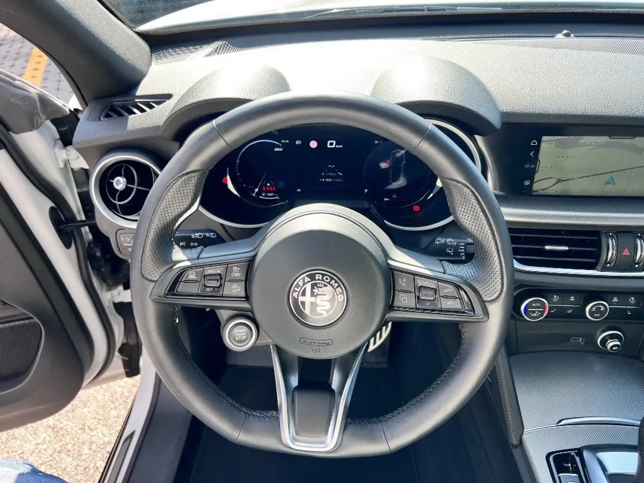 Alfa Romeo Stelvio 2024 — фото 12