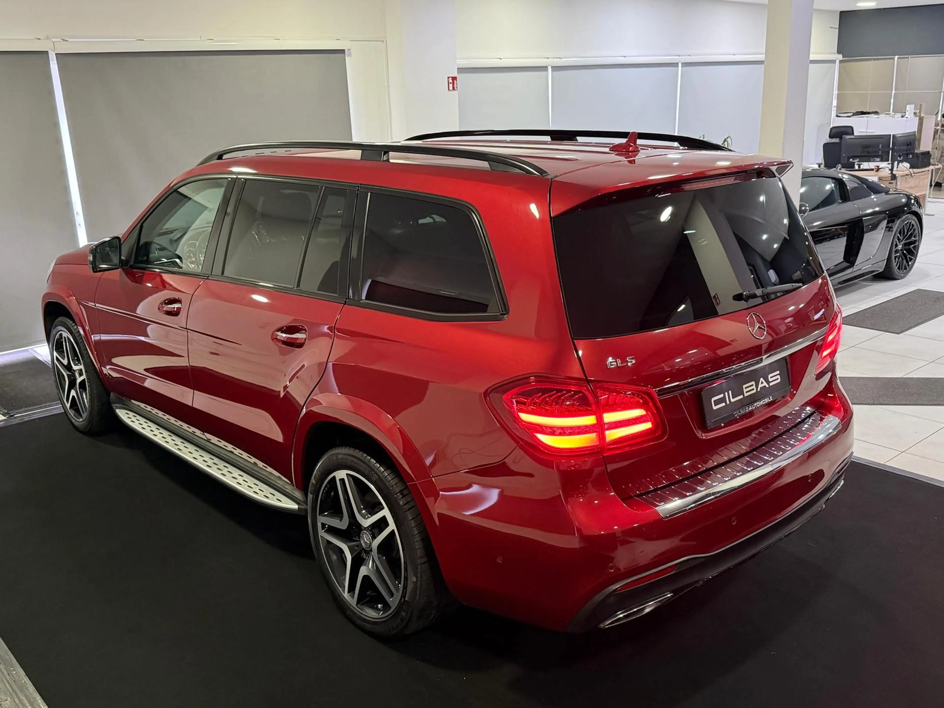 Mercedes-Benz GLS 350 d 4M AMG-Line *GSD*AMBI*DIST*HUD*360*HK* — photo 13