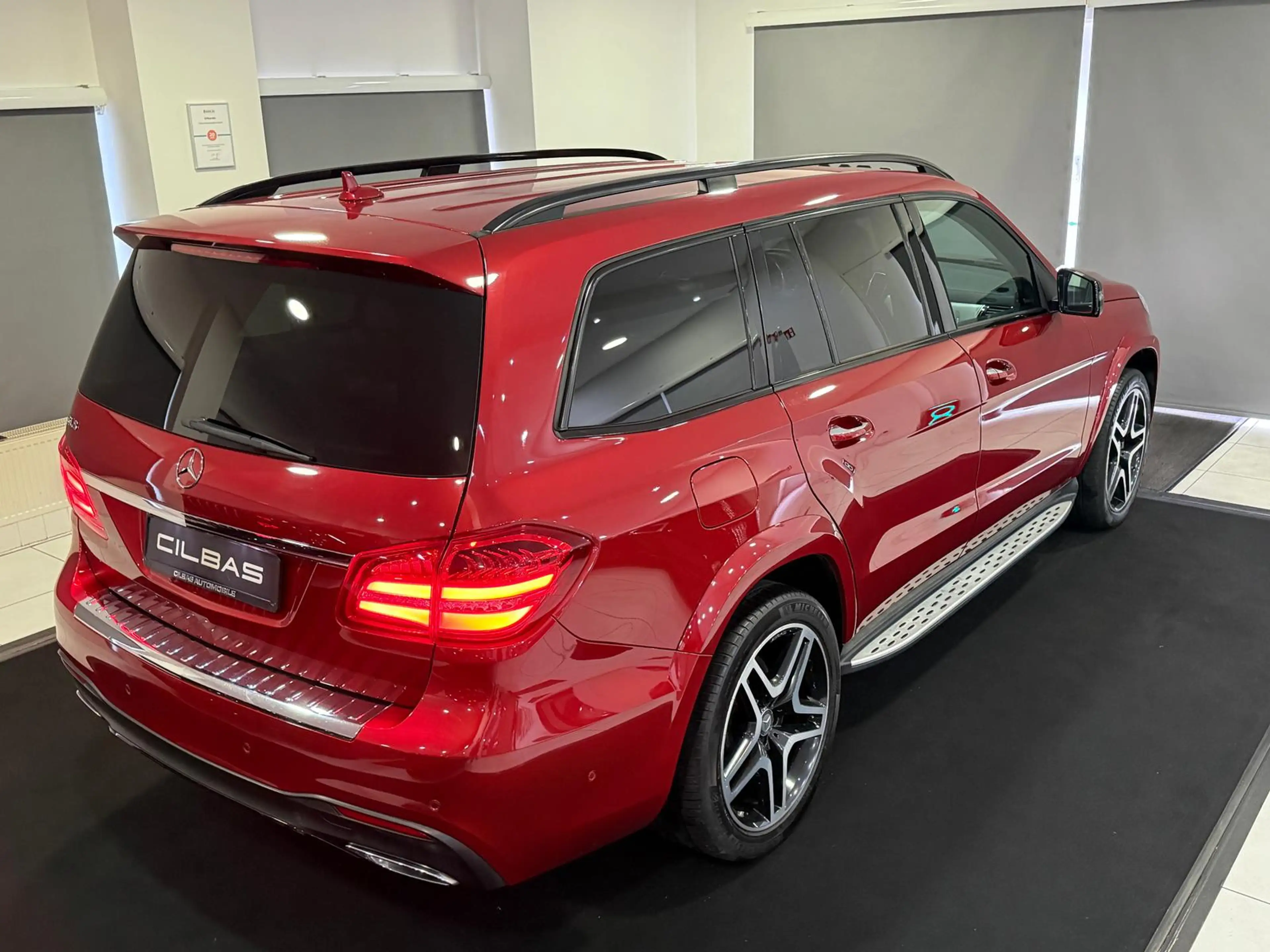 Mercedes-Benz GLS 350 d 4M AMG-Line *GSD*AMBI*DIST*HUD*360*HK* — photo 10