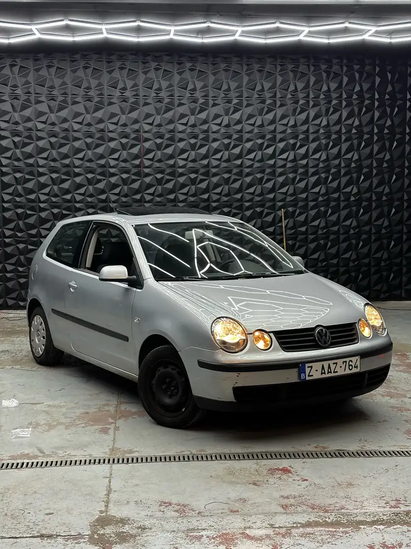 Volkswagen Polo 1.4 Grijs - 1