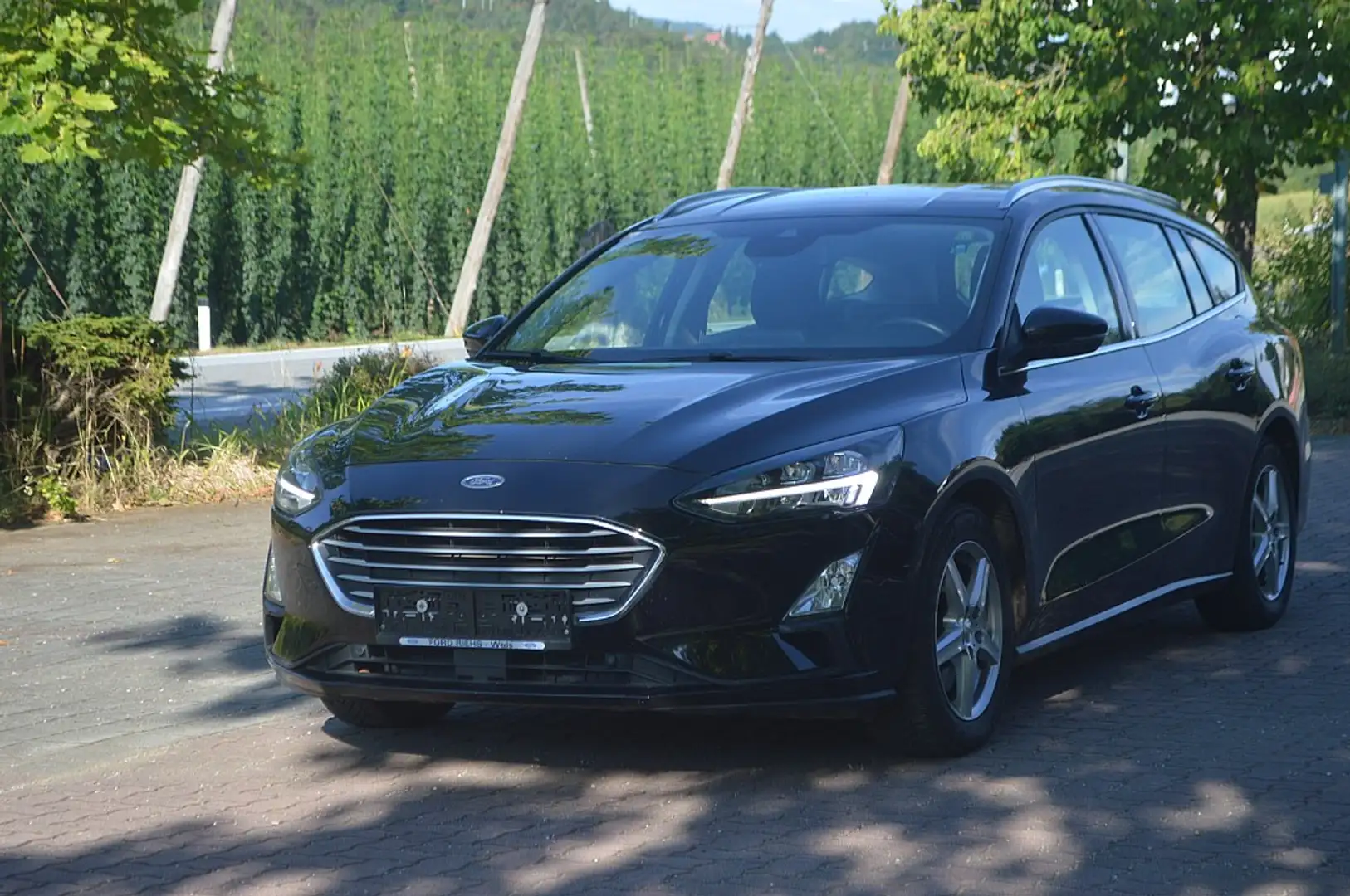 Ford Focus Traveller 1,5+NAVI+SHZ+PDC+TEL Schwarz - 2