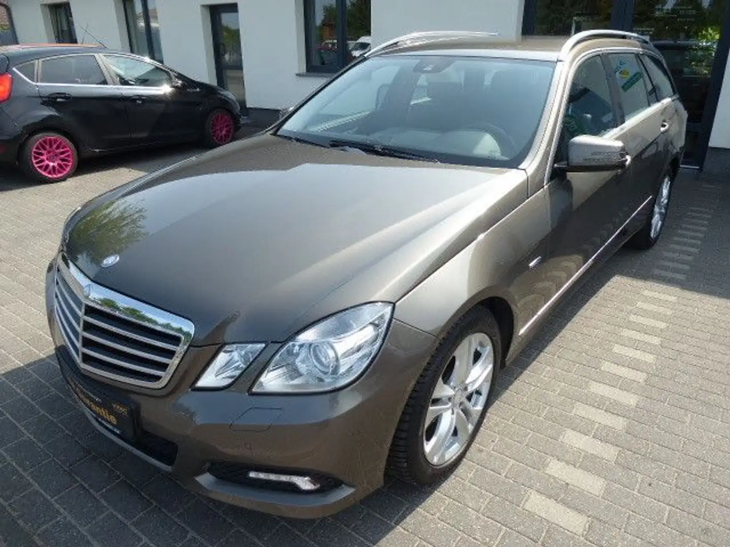 Mercedes-Benz E 200 Avantgarde CGI BlueEfficiency Gris - 2