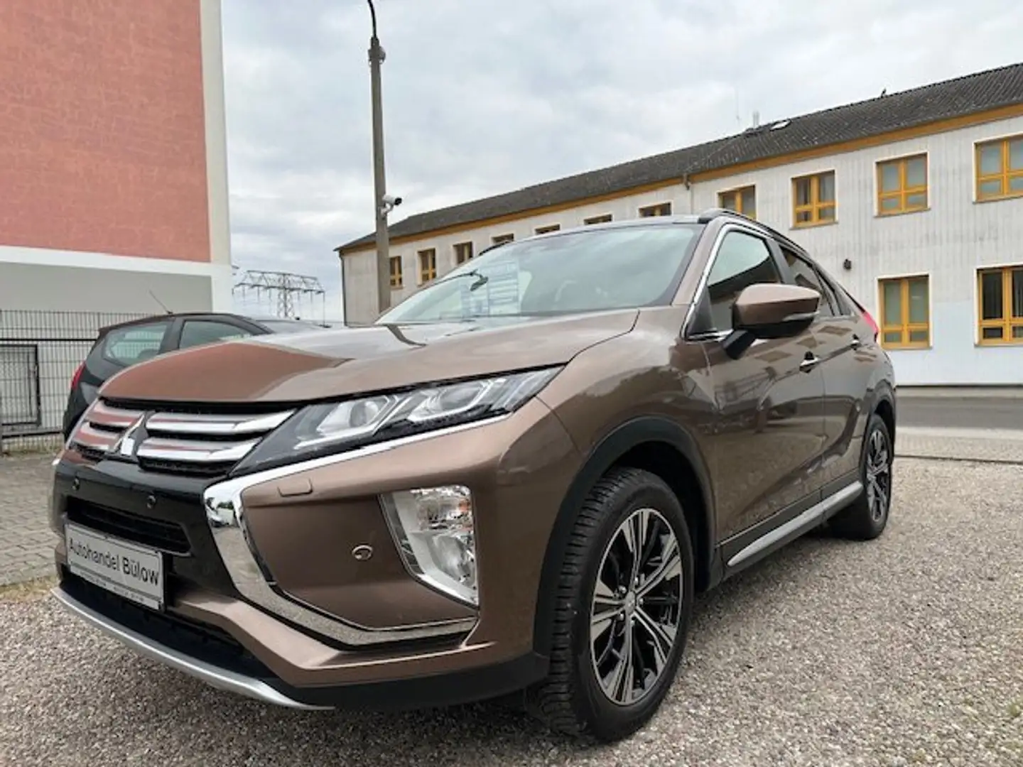 Mitsubishi Eclipse Cross Top 4WD Vollausstattung !!! Diamant Edition Plus Braun - 1