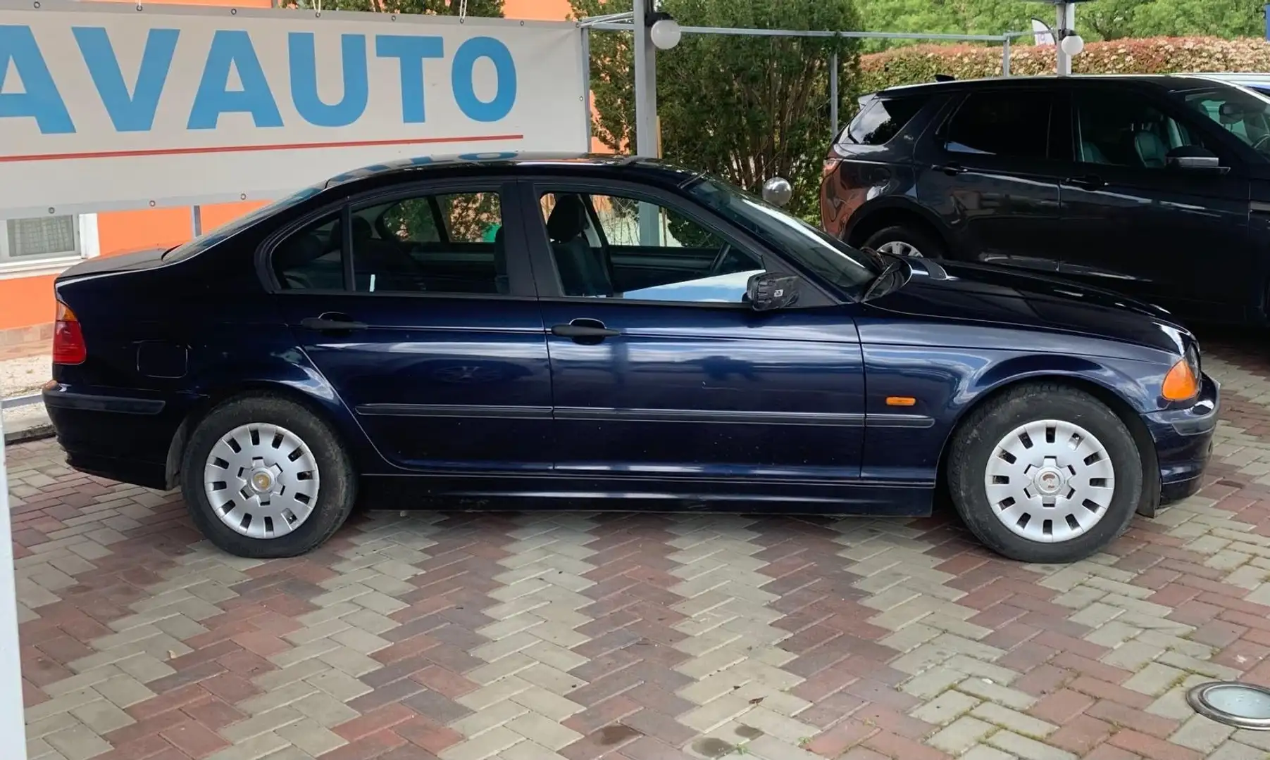 BMW 318 318i cat 4 porte plava - 2