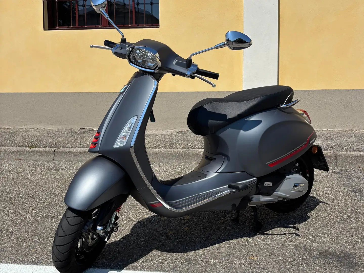 Piaggio Sprint Vespa 125 Sprint Sport Grijs - 2
