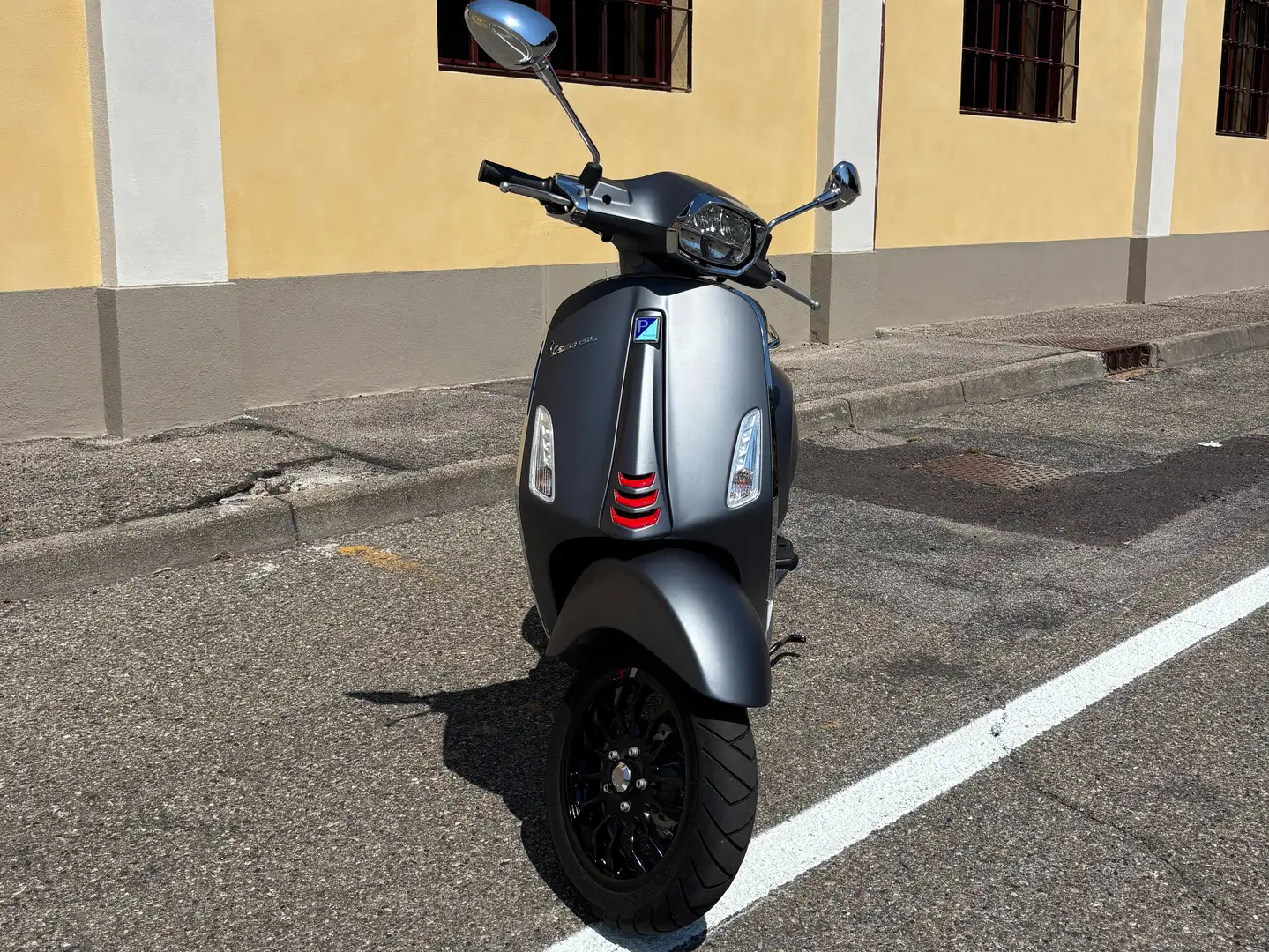 Piaggio Sprint Vespa 125 Sprint Sport Gri - 1