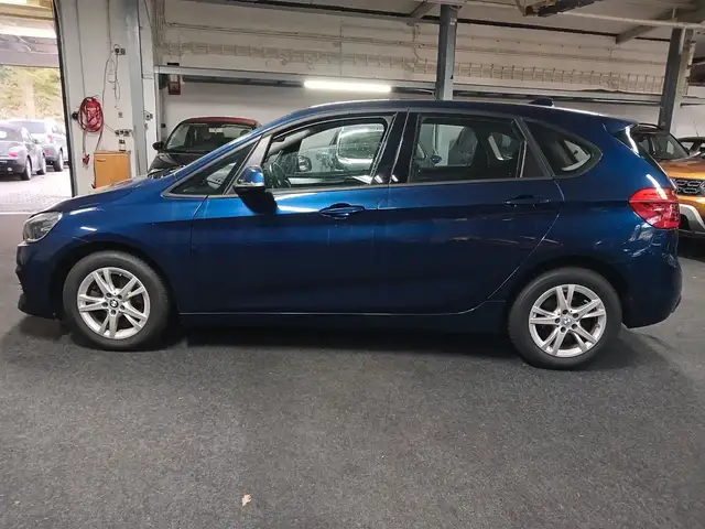 BMW 220 d Advantage AHK NAVI LED HU NEU