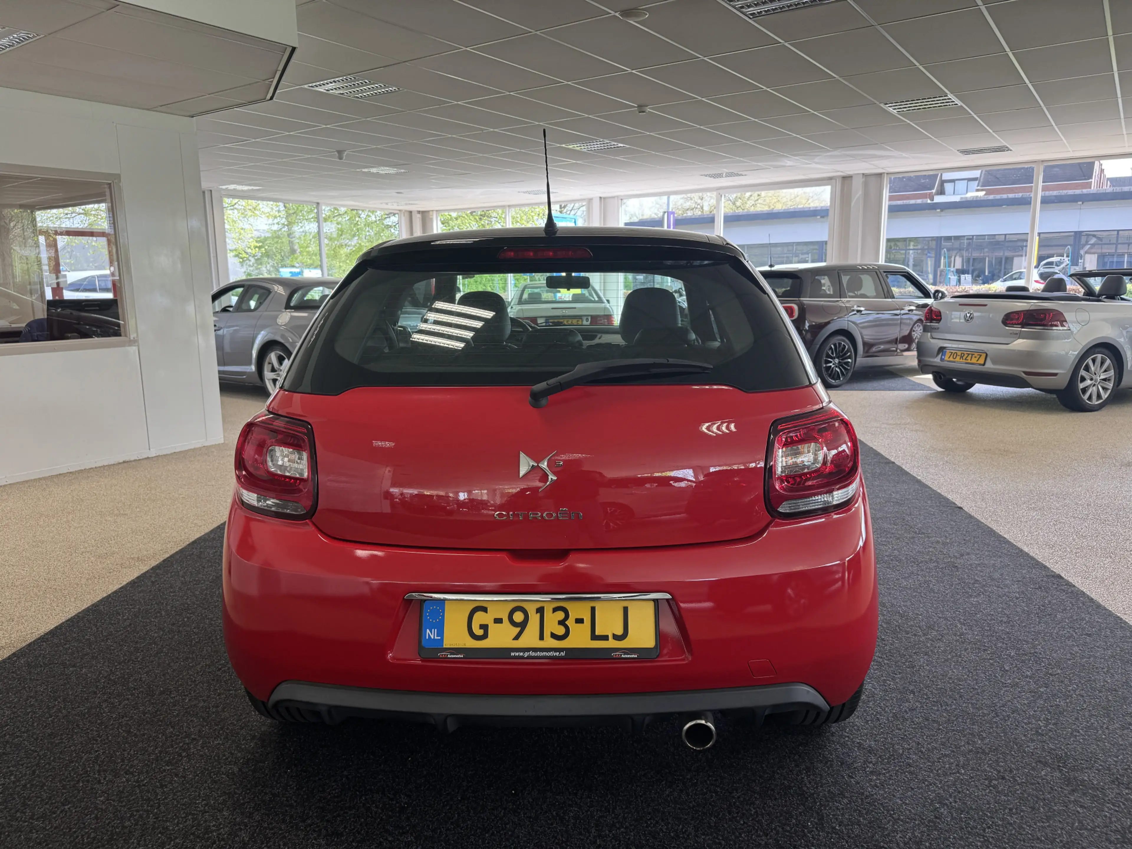 Citroen DS3 1.2 VTi Chic — photo 3