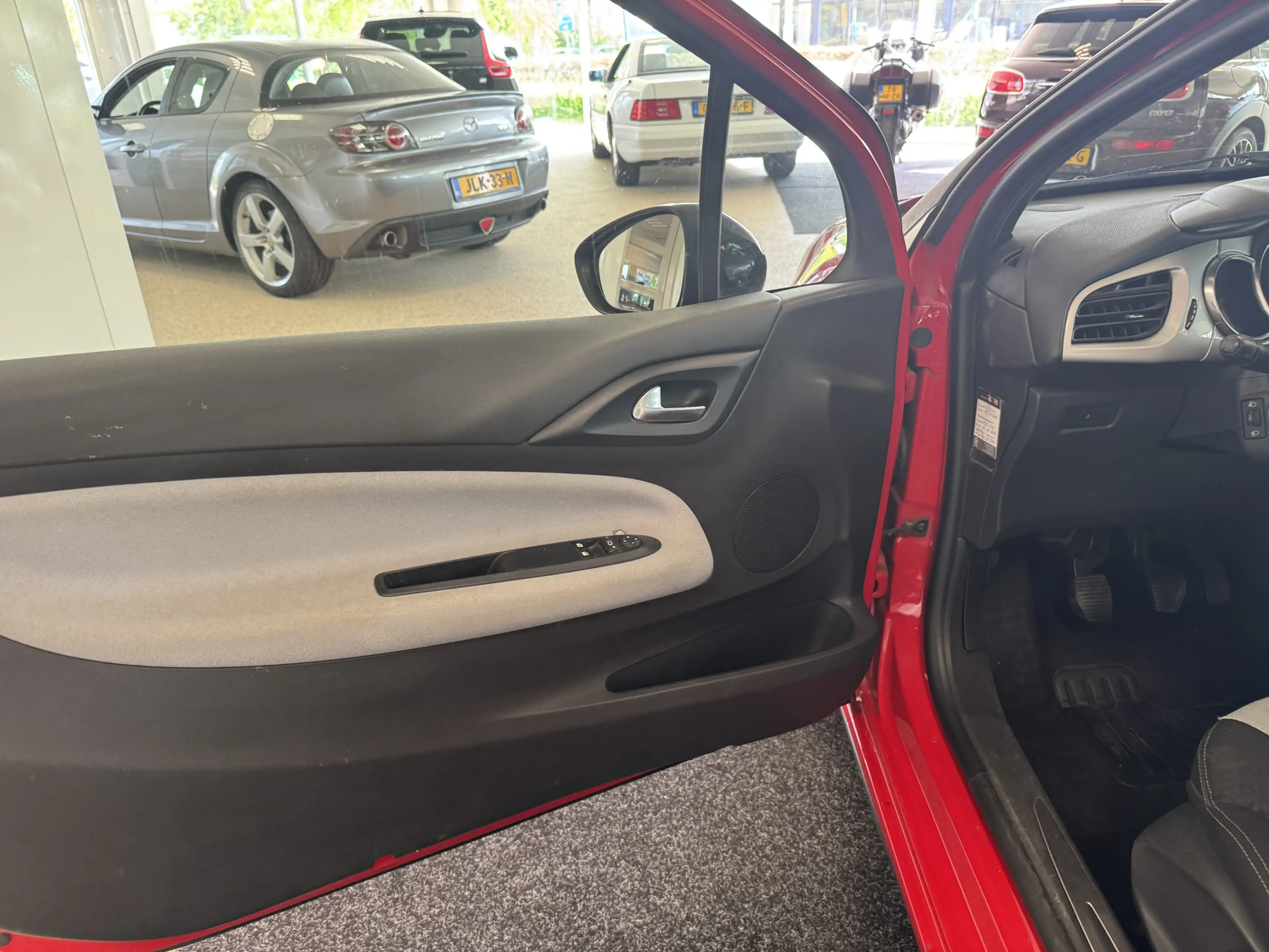 Citroen DS3 1.2 VTi Chic — photo 7