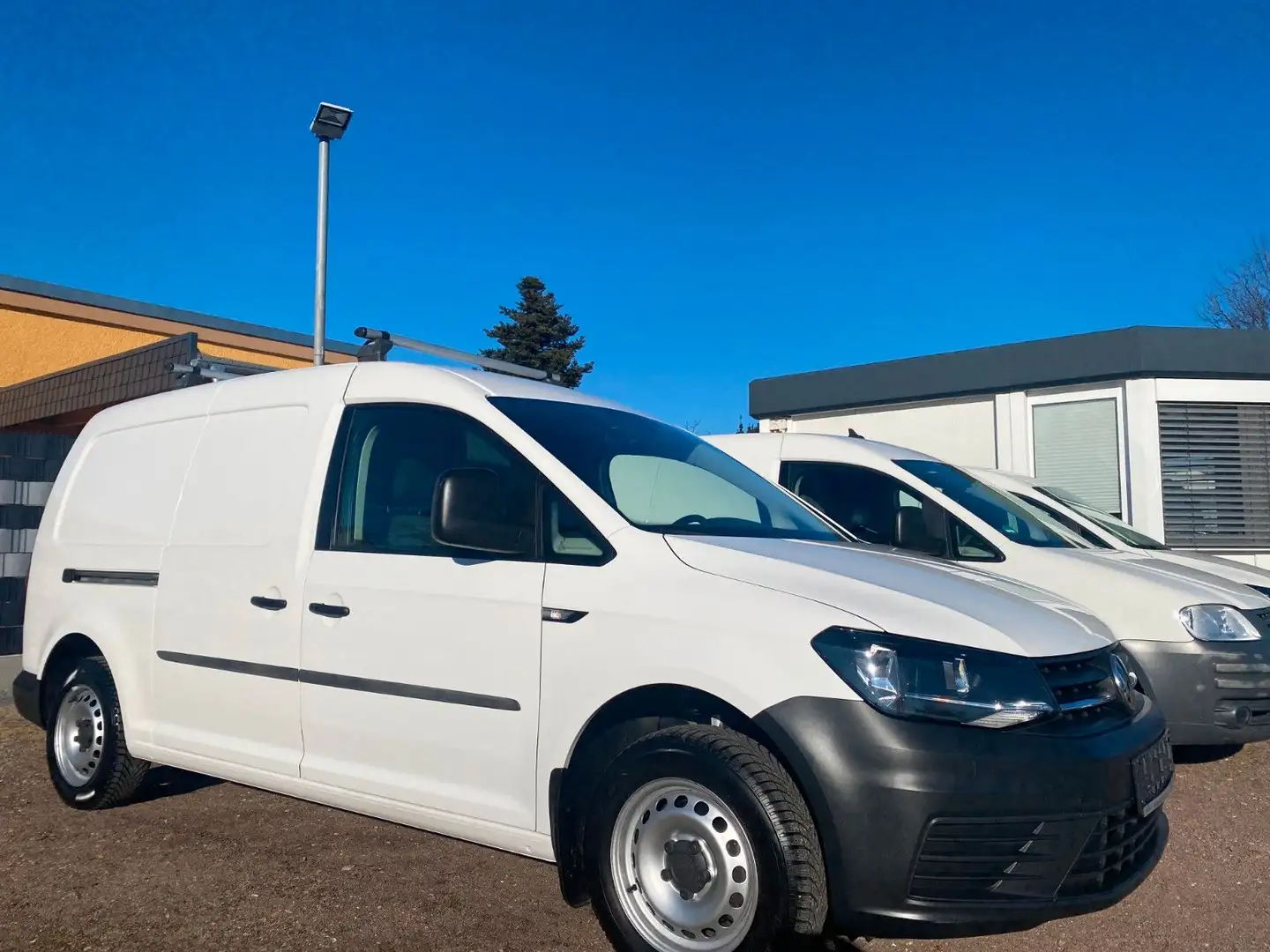 Volkswagen Caddy 2.0 TDI Maxi AHK Blanc - 1
