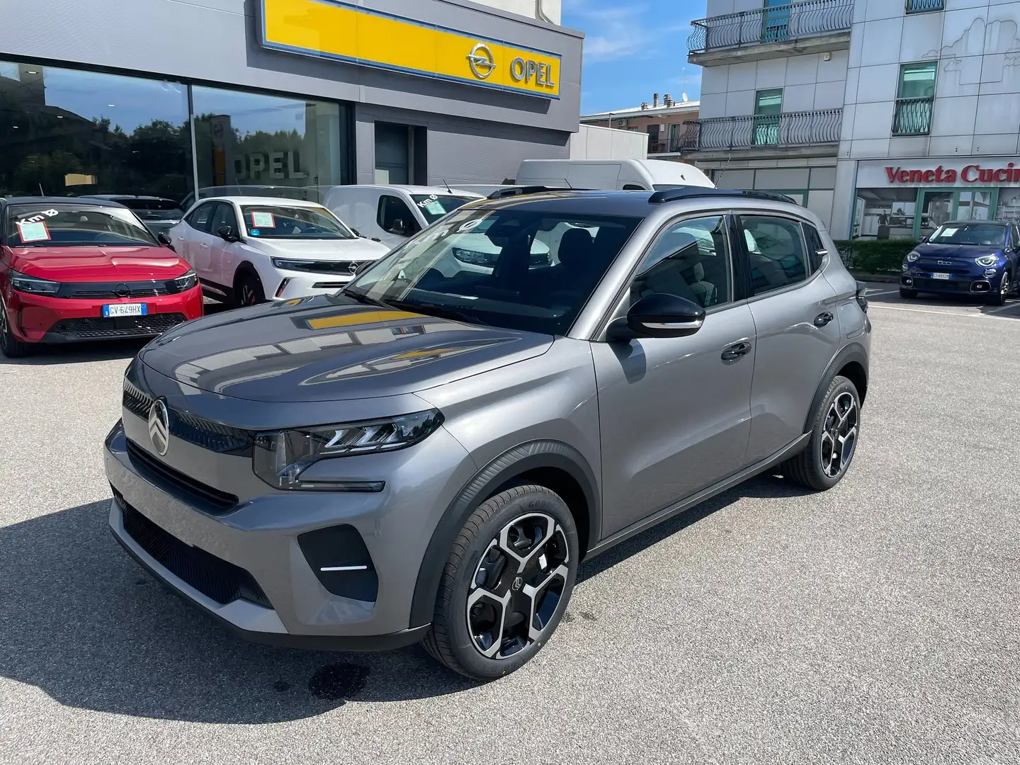 Citroen C3 C3 1.2 puretech turbo Plus 100cv *KM0* Gris - 1