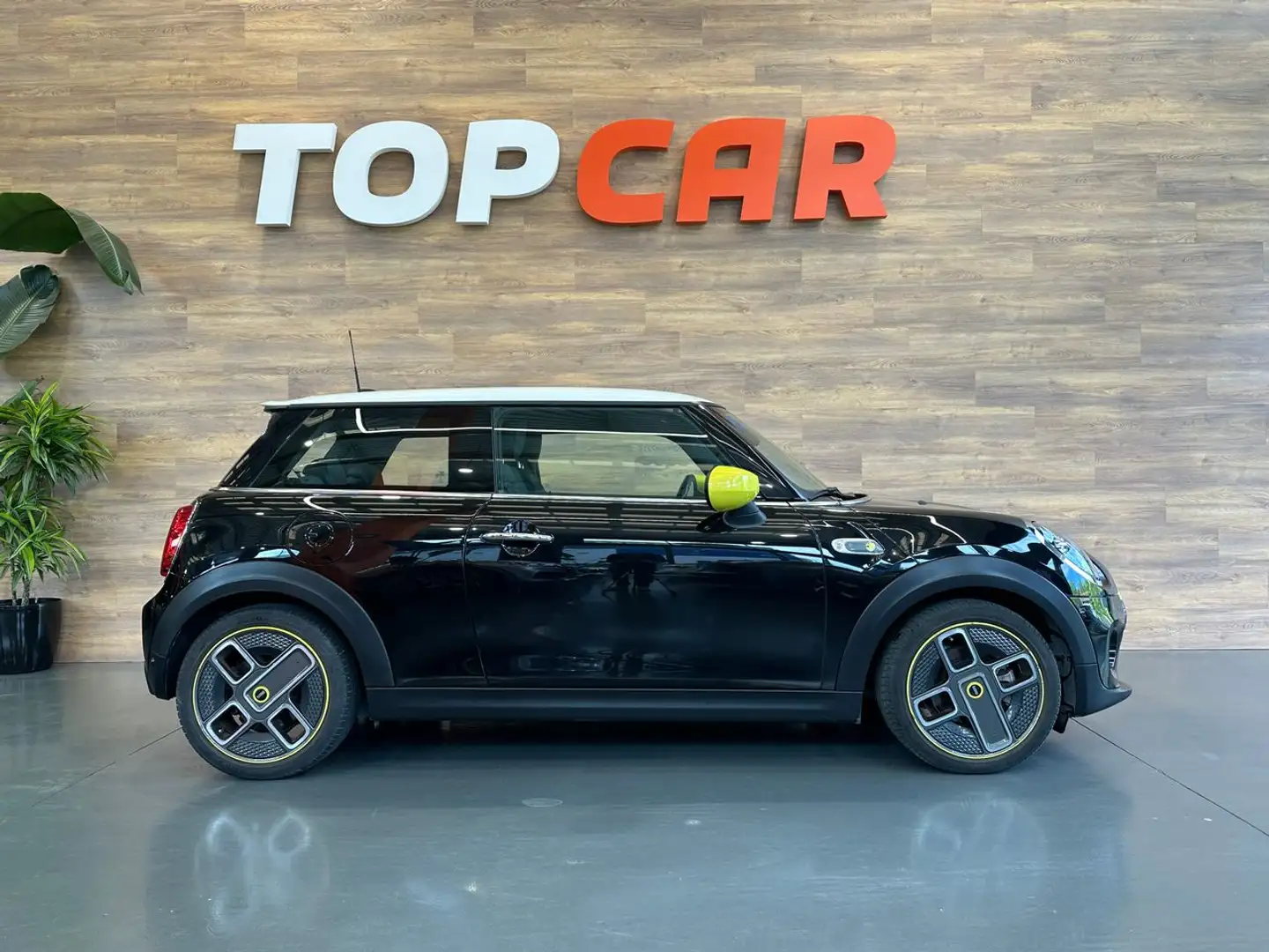 MINI Cooper SE Negro - 2
