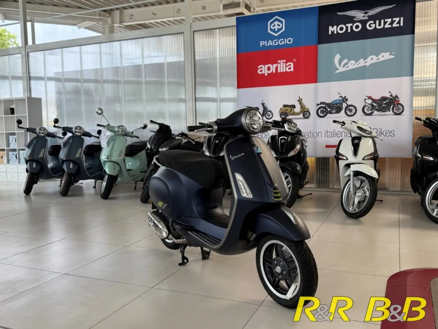 Vespa Primavera 125 TECH E5+ AT NAVI+KEYLESS+BLUETOOTH+LED Albastru - 1