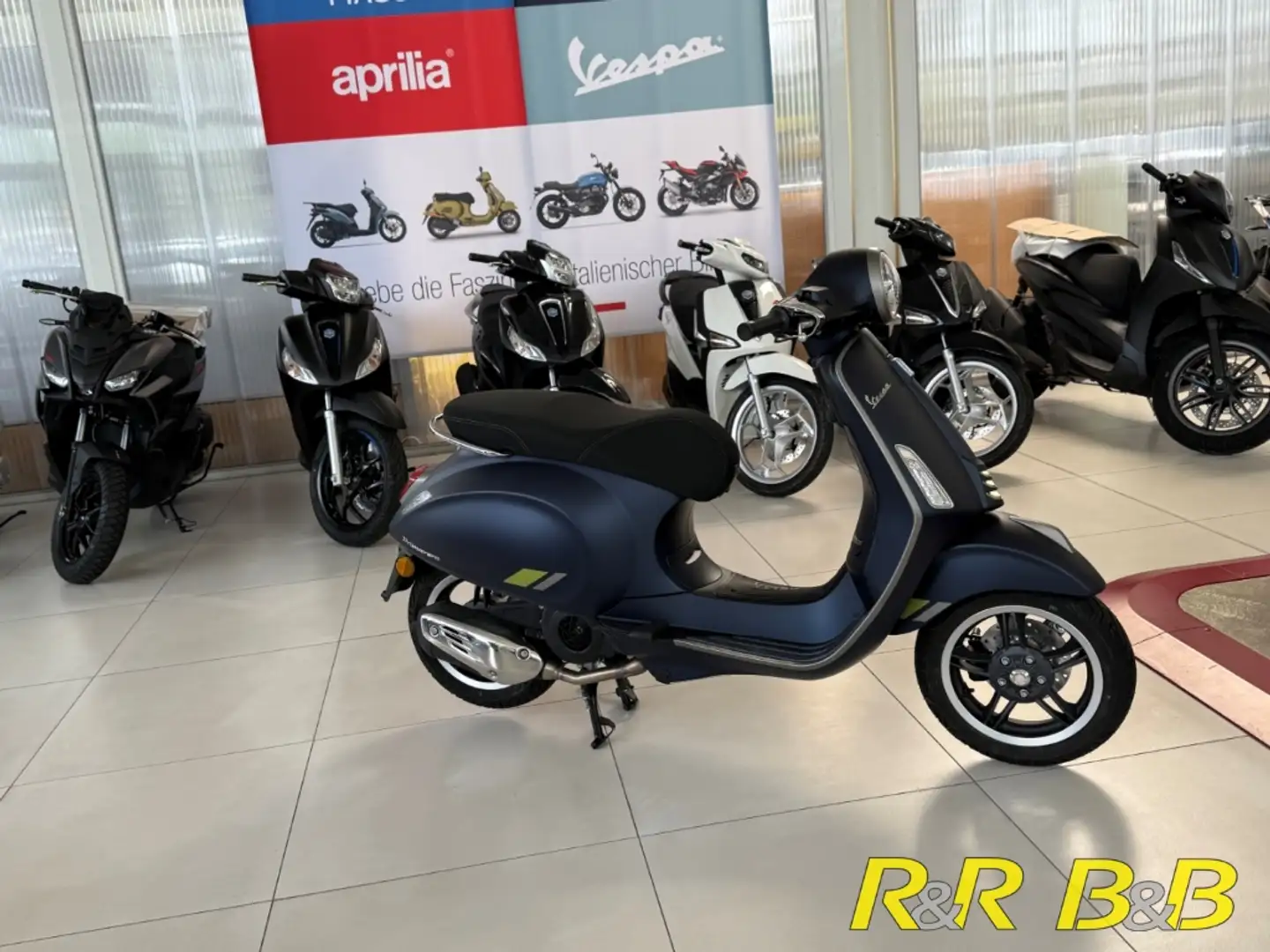 Vespa Primavera 125 BLACK DEAL 500 € NACHLASS Bleu - 2