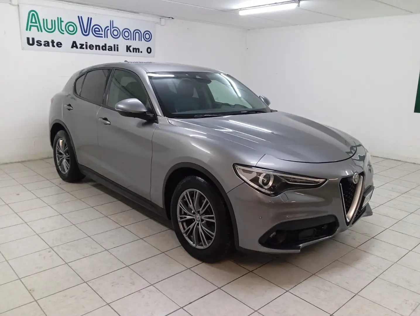 Alfa Romeo Stelvio Stelvio 2017 2.2 t Executive rwd 180cv auto Gris - 1