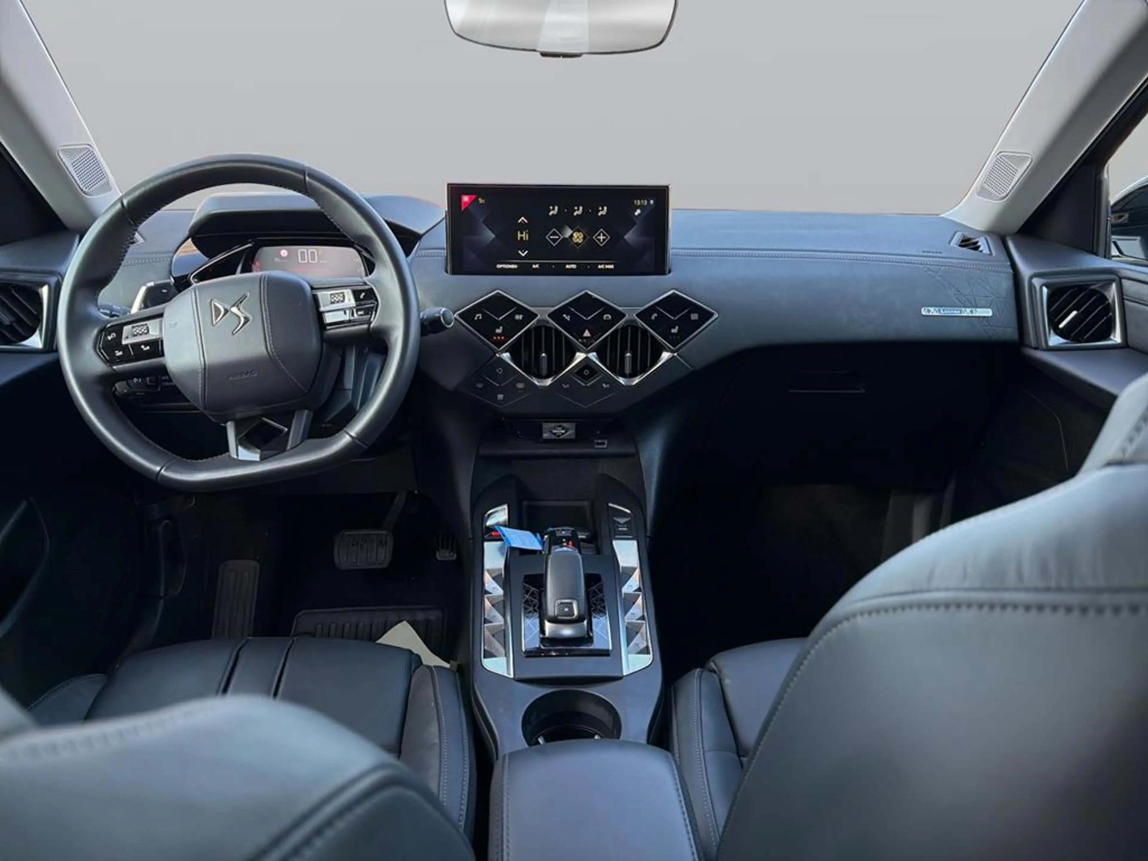 DS Automobiles DS 3 Crossback Louvre — photo 9