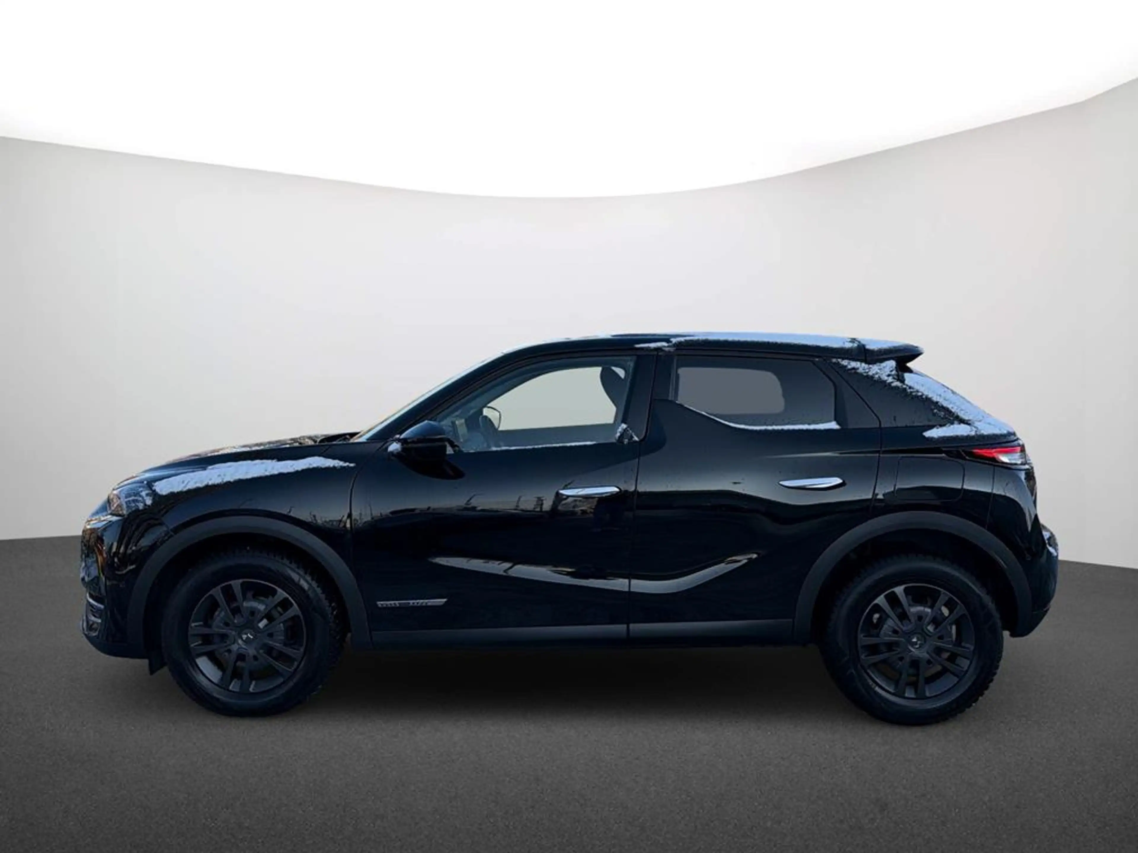 DS Automobiles DS 3 Crossback Louvre — photo 4