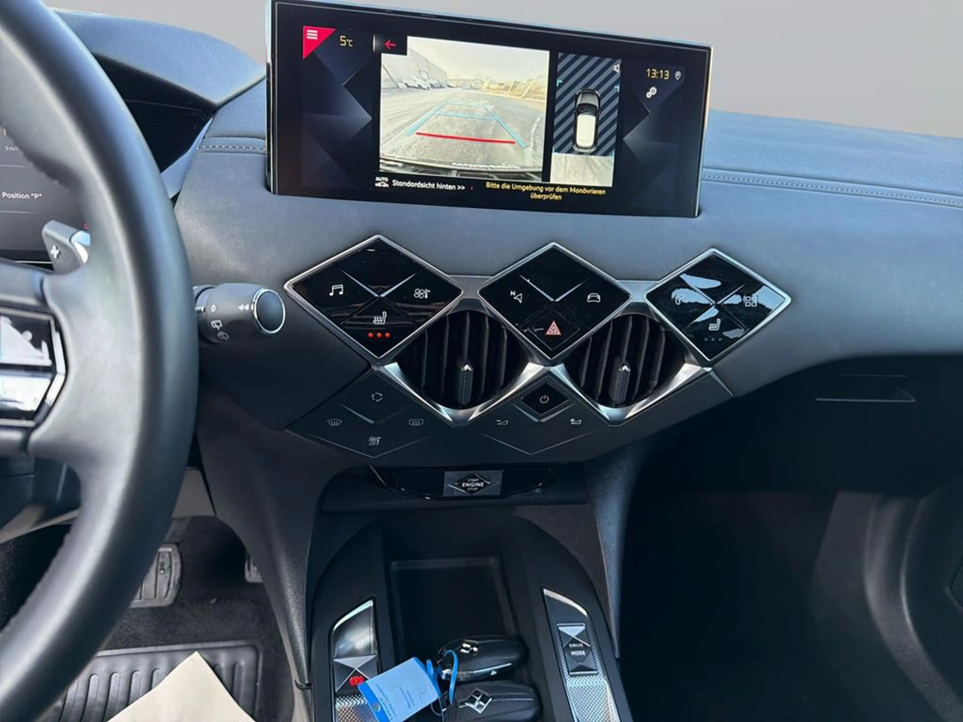 DS Automobiles DS 3 Crossback Louvre — photo 11
