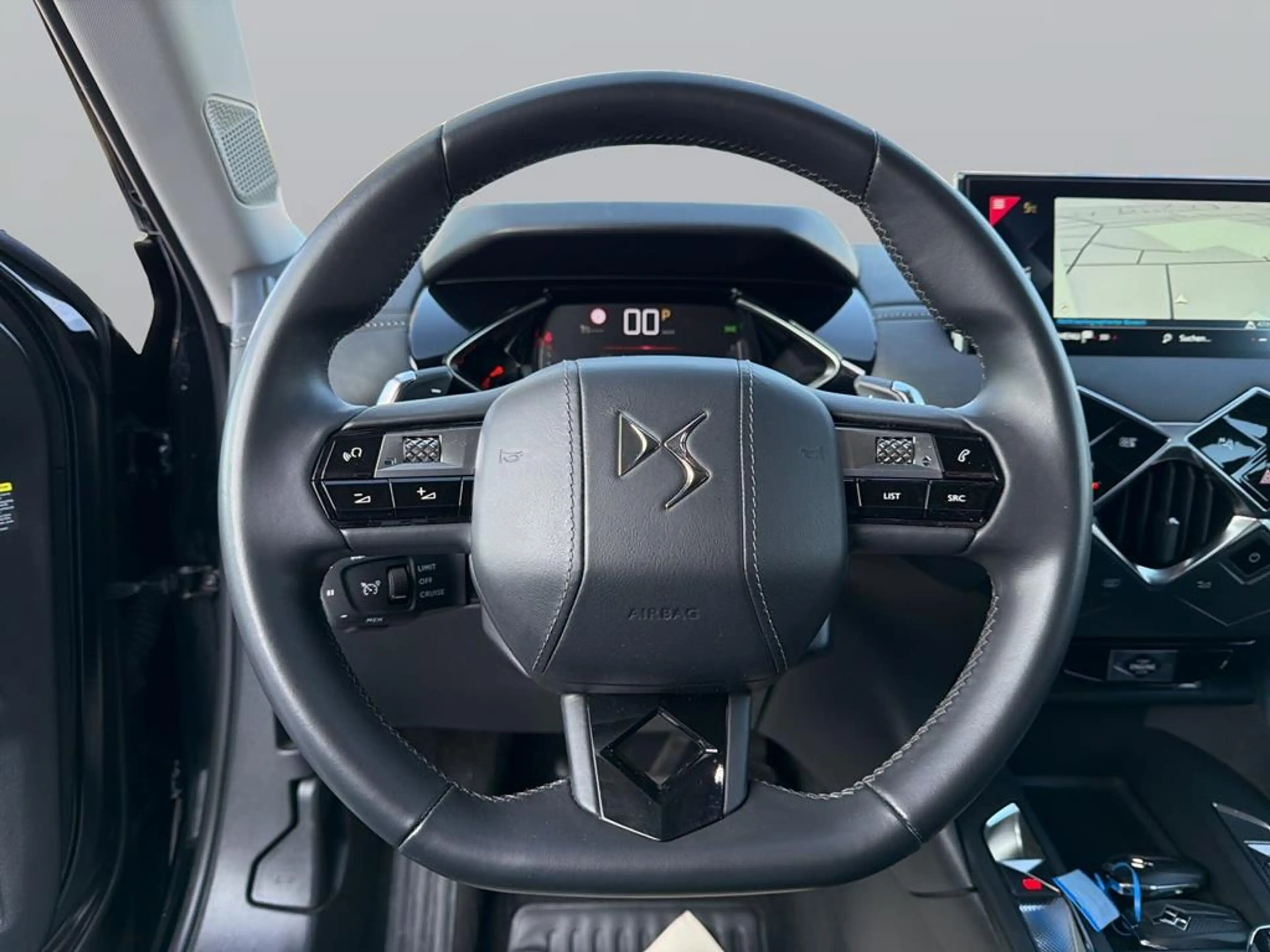 DS Automobiles DS 3 Crossback Louvre — photo 12