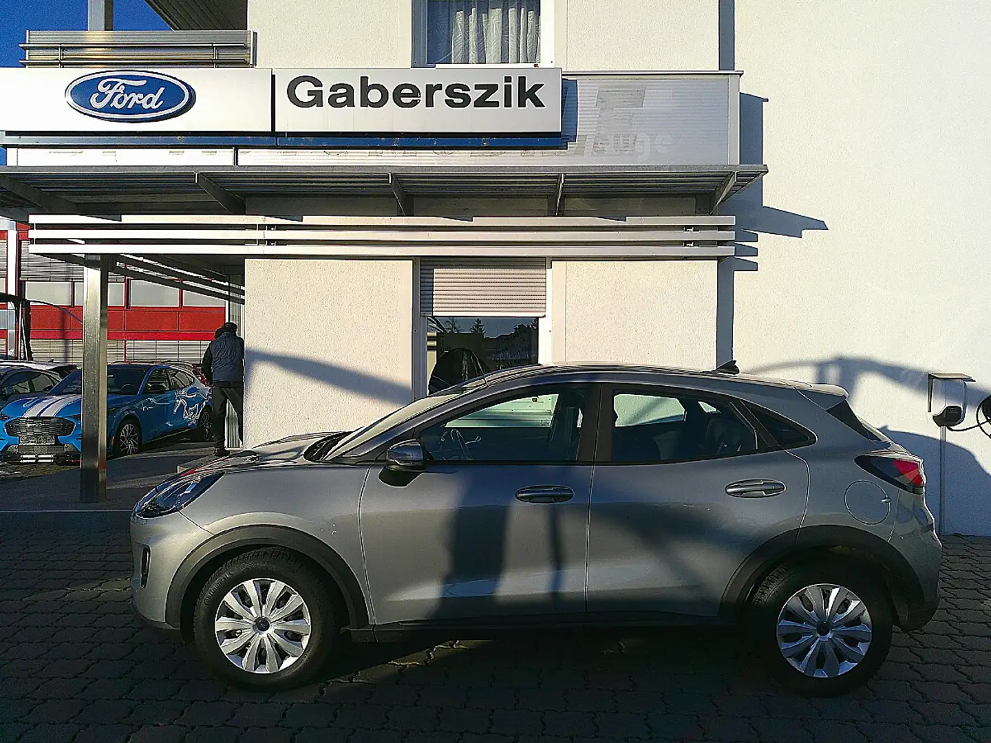 Ford Puma 1,0 EcoBoost Cool & Connect Silber - 2