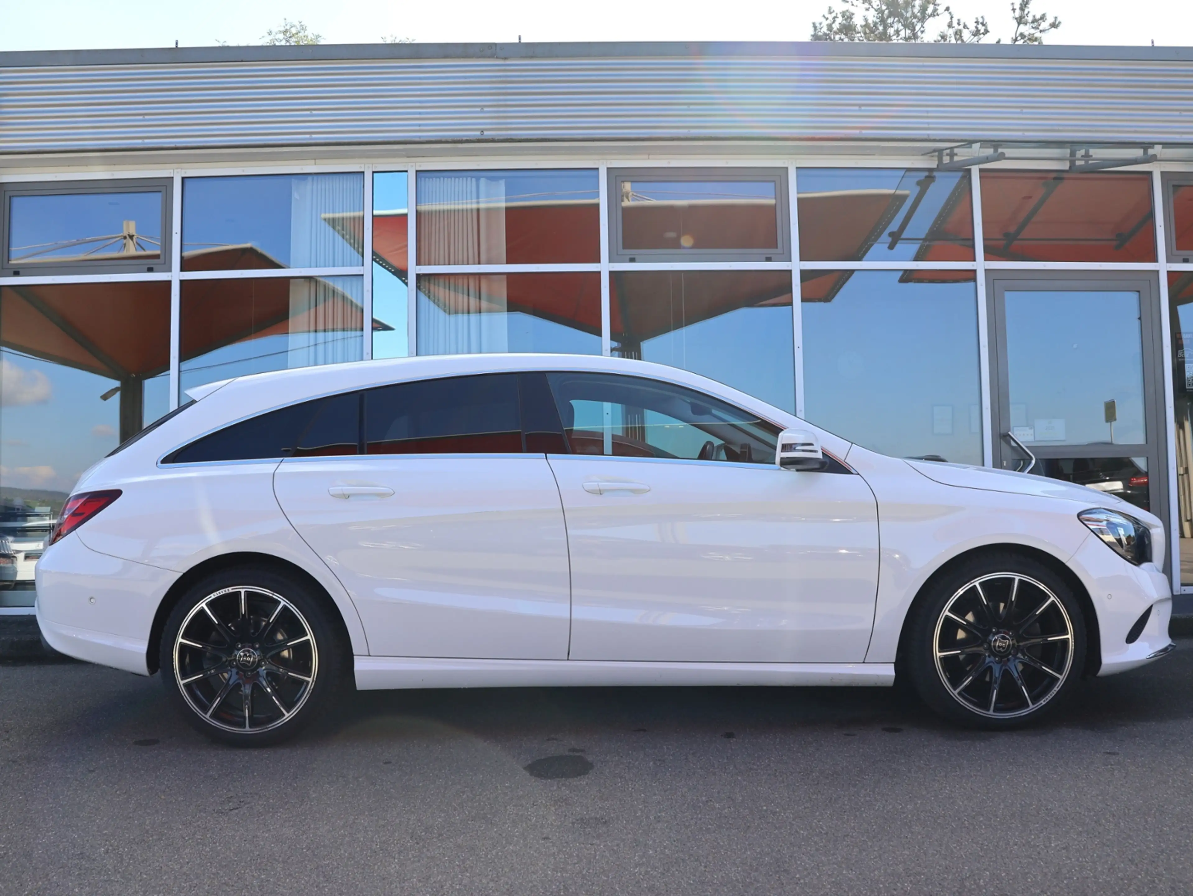 Mercedes-Benz CLA 220 Shooting Brake CDI 4M PANO LED — photo 7