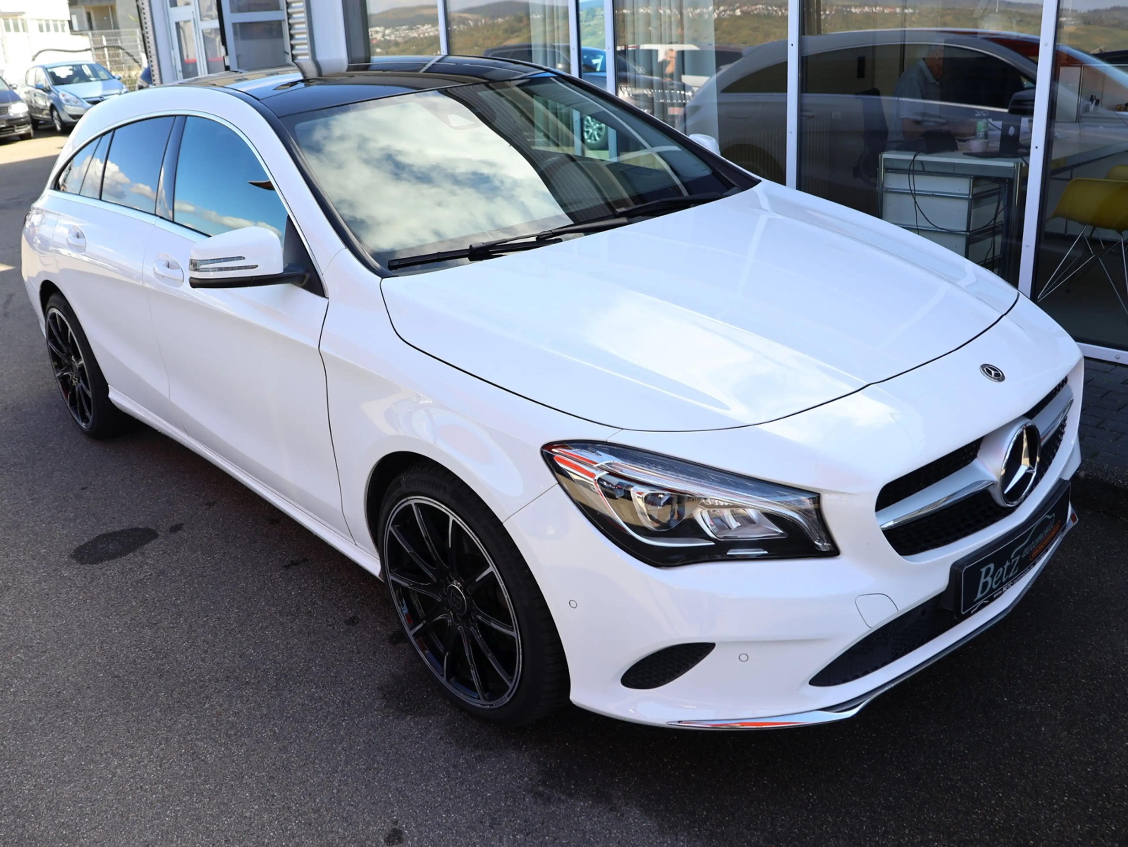 Mercedes-Benz CLA 220 Shooting Brake CDI 4M PANO LED — photo 4