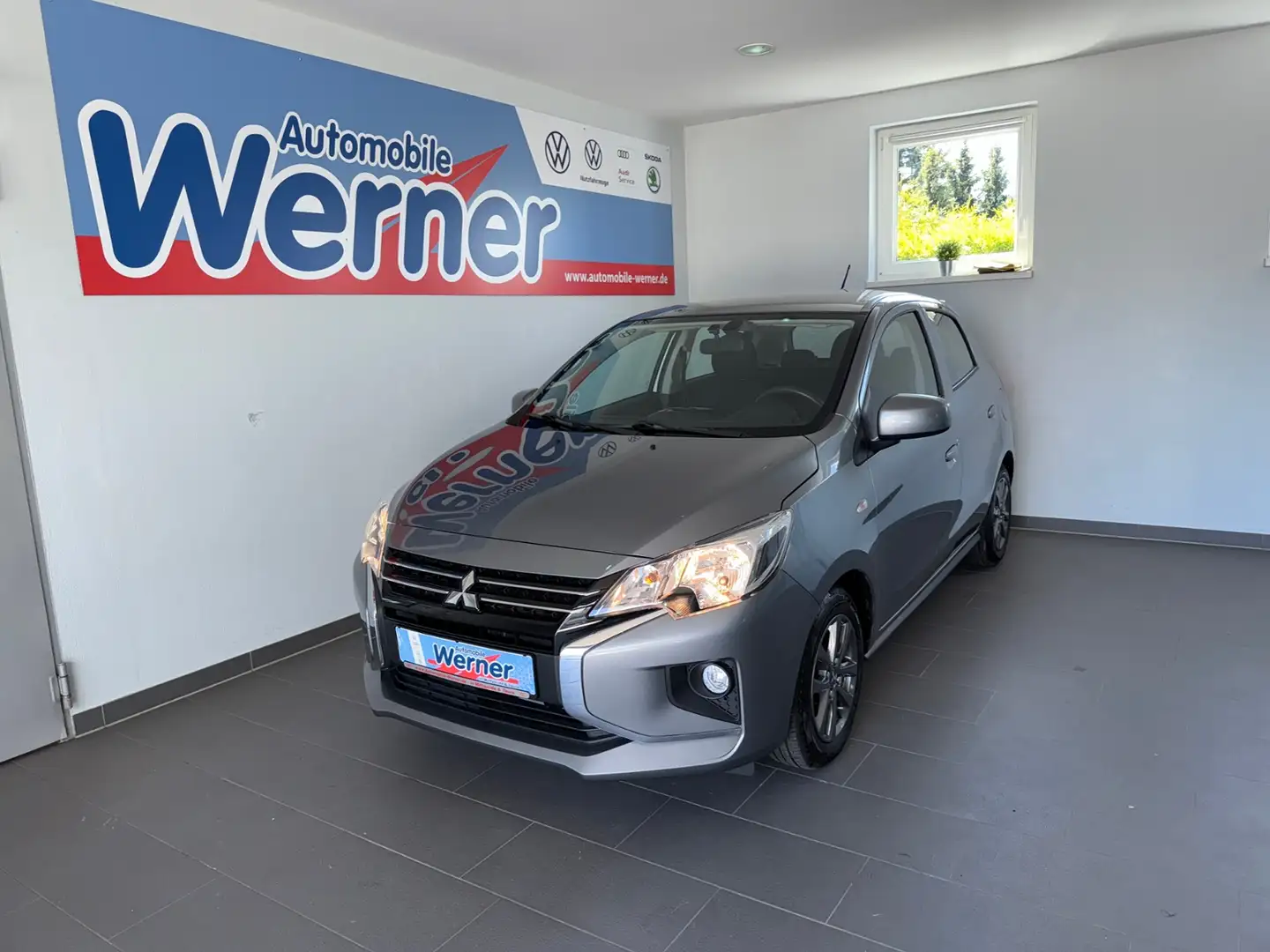 Mitsubishi Space Star Spirit 1.2 Klima ZV Standhzg Telefon DAB Werksgar Gris - 2