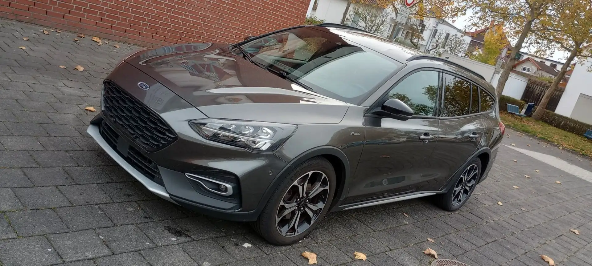 Ford Focus Kombi 1,5 AutoNavi SpurTot eHeckScheckheft Gris - 2