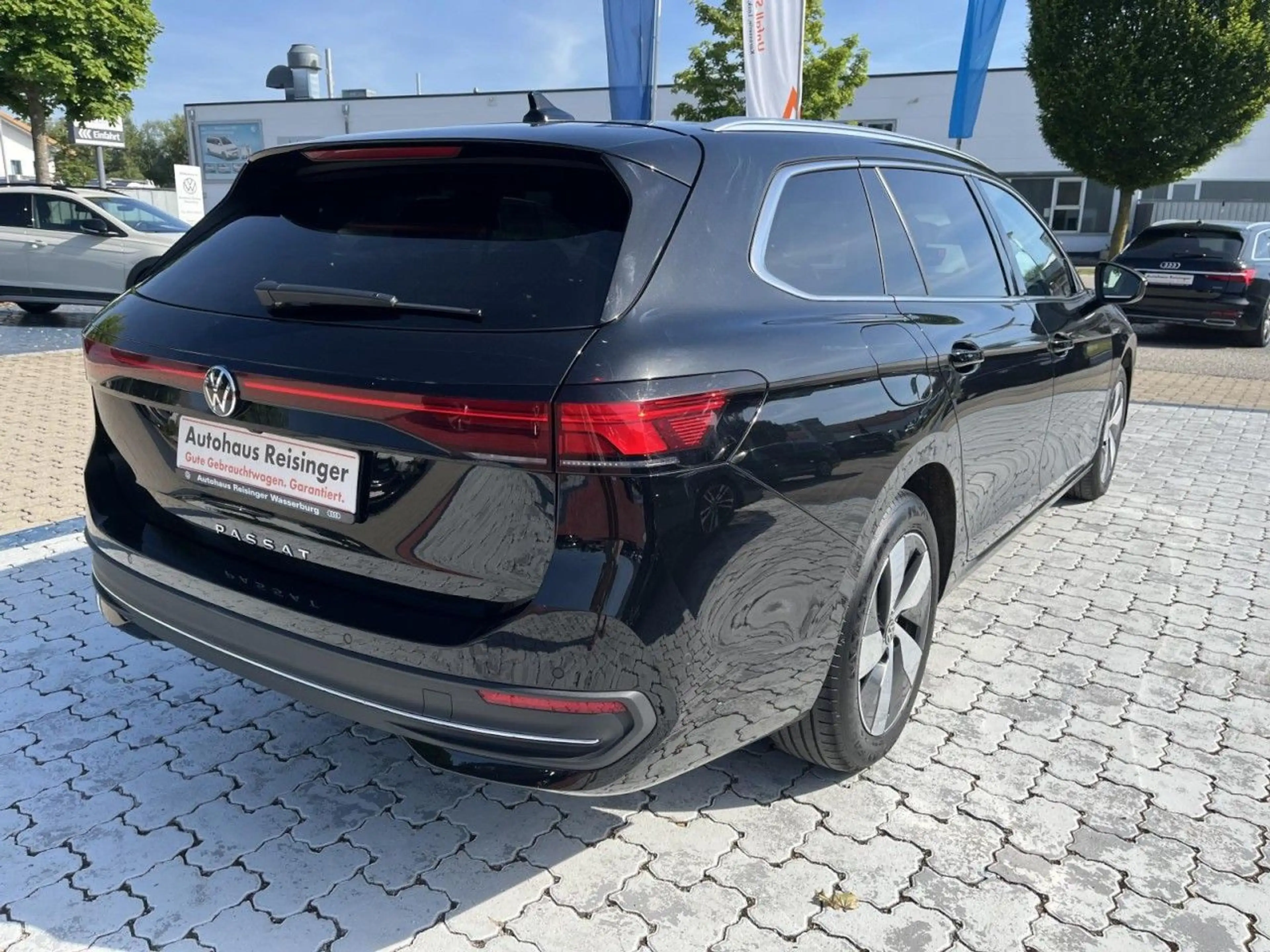 Volkswagen Passat Variant 2.0 TDI Business DSG (LED+NAVI+AH — photo 3