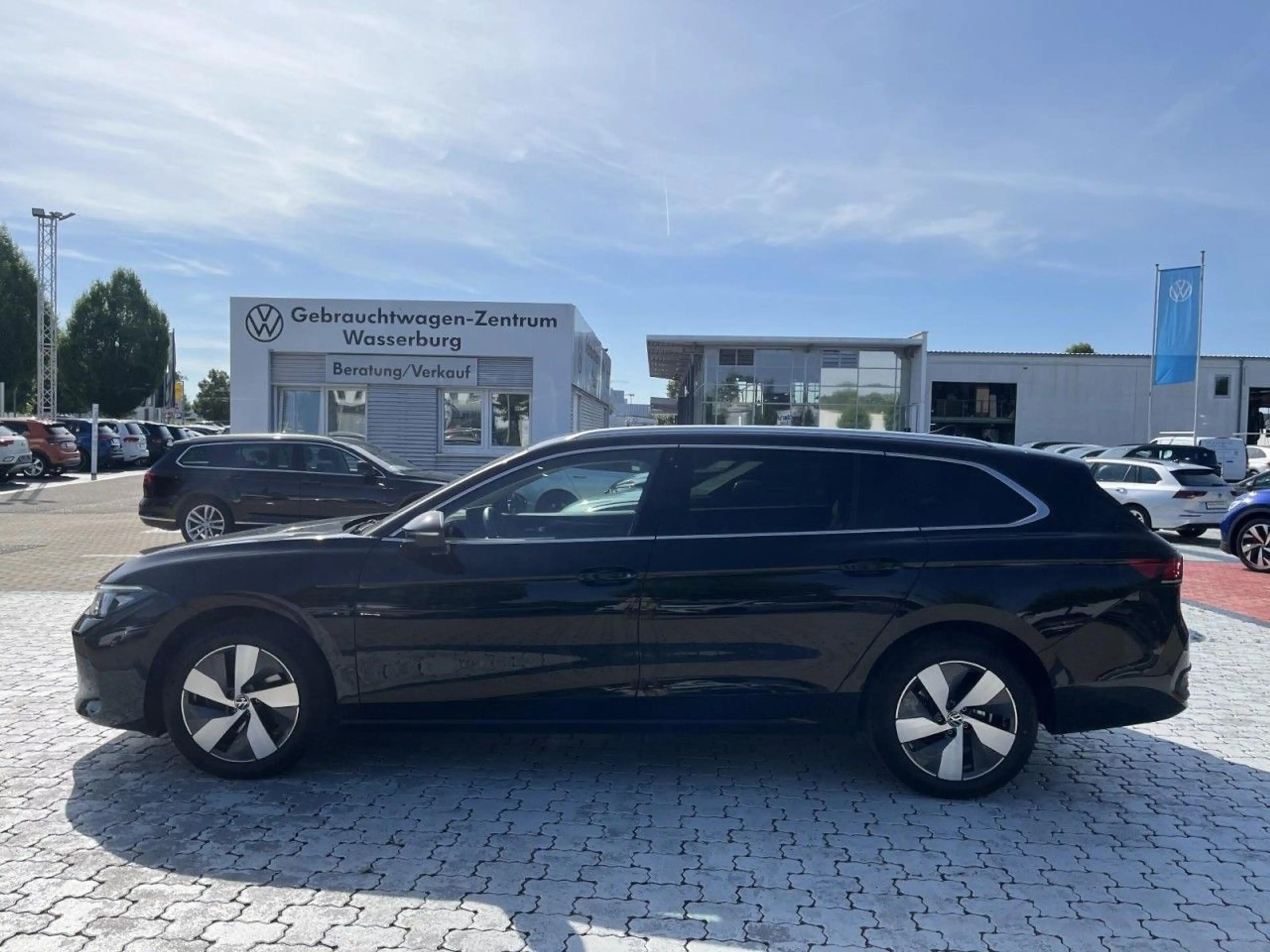 Volkswagen Passat Variant 2.0 TDI Business DSG (LED+NAVI+AH — photo 4
