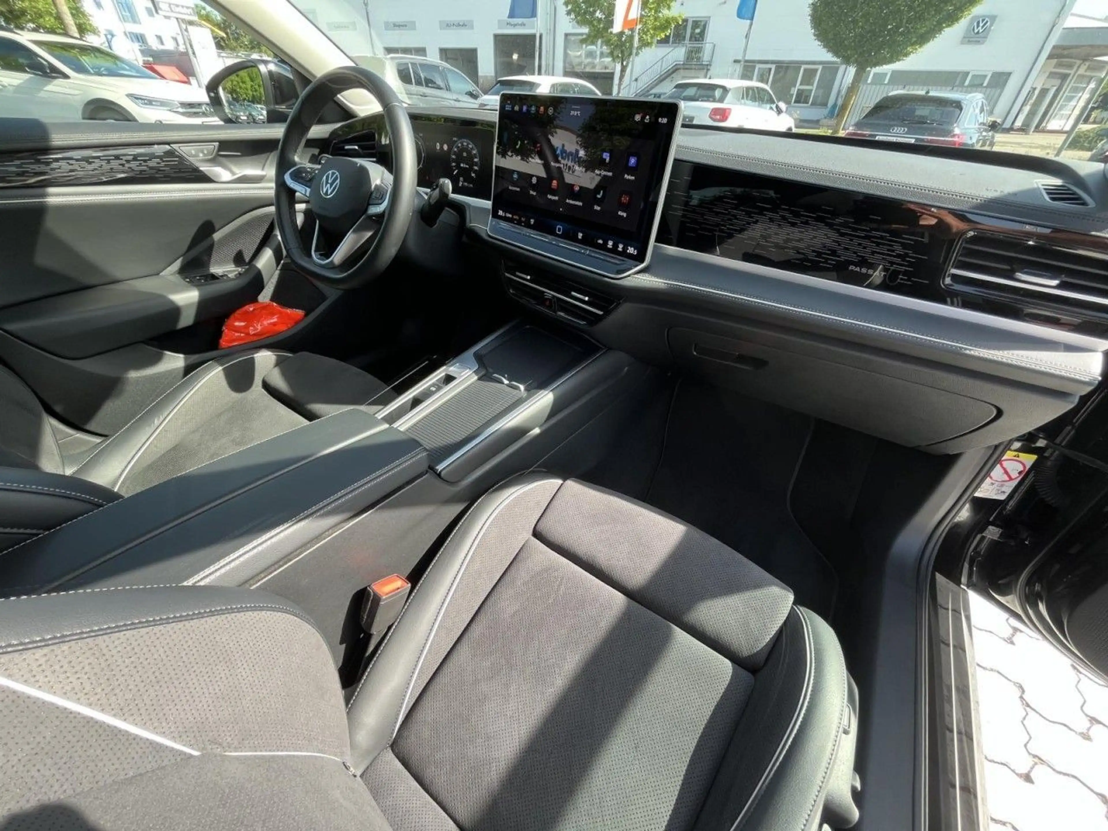 Volkswagen Passat Variant 2.0 TDI Business DSG (LED+NAVI+AH — photo 13