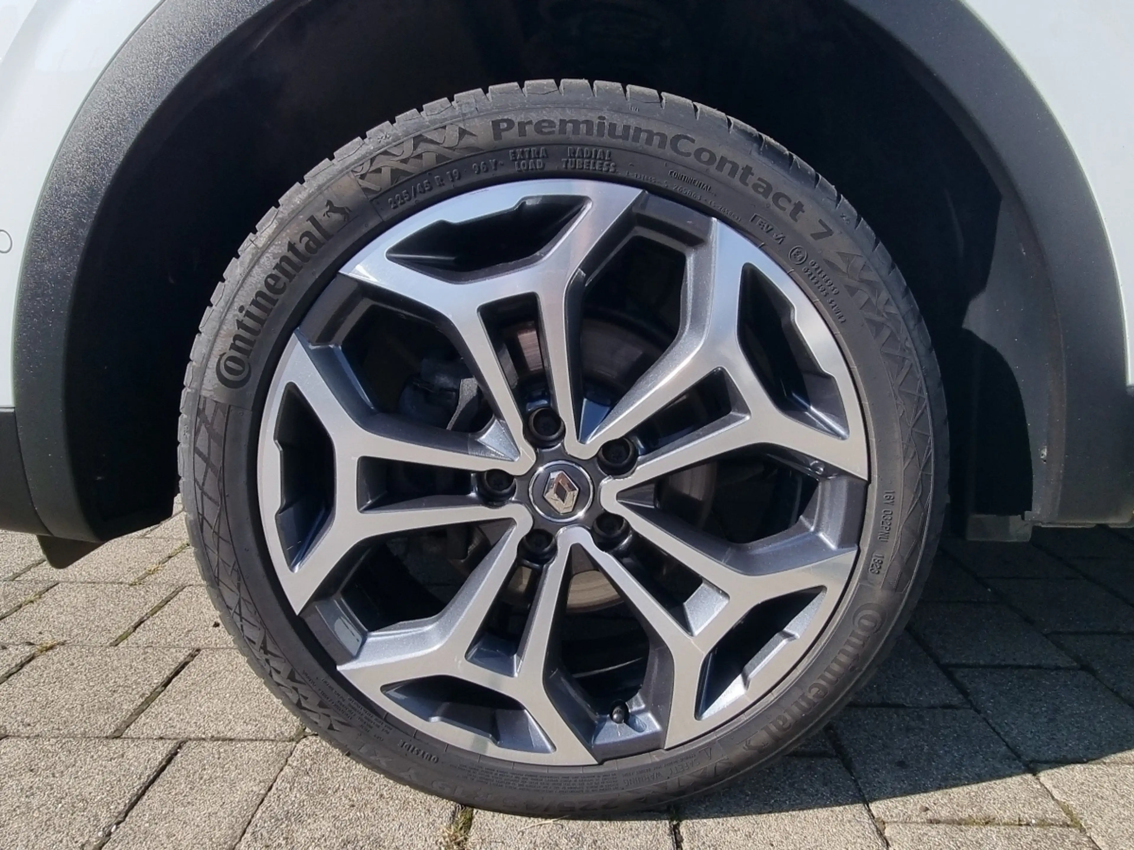 Renault Kadjar Techno TCe 140 — photo 12