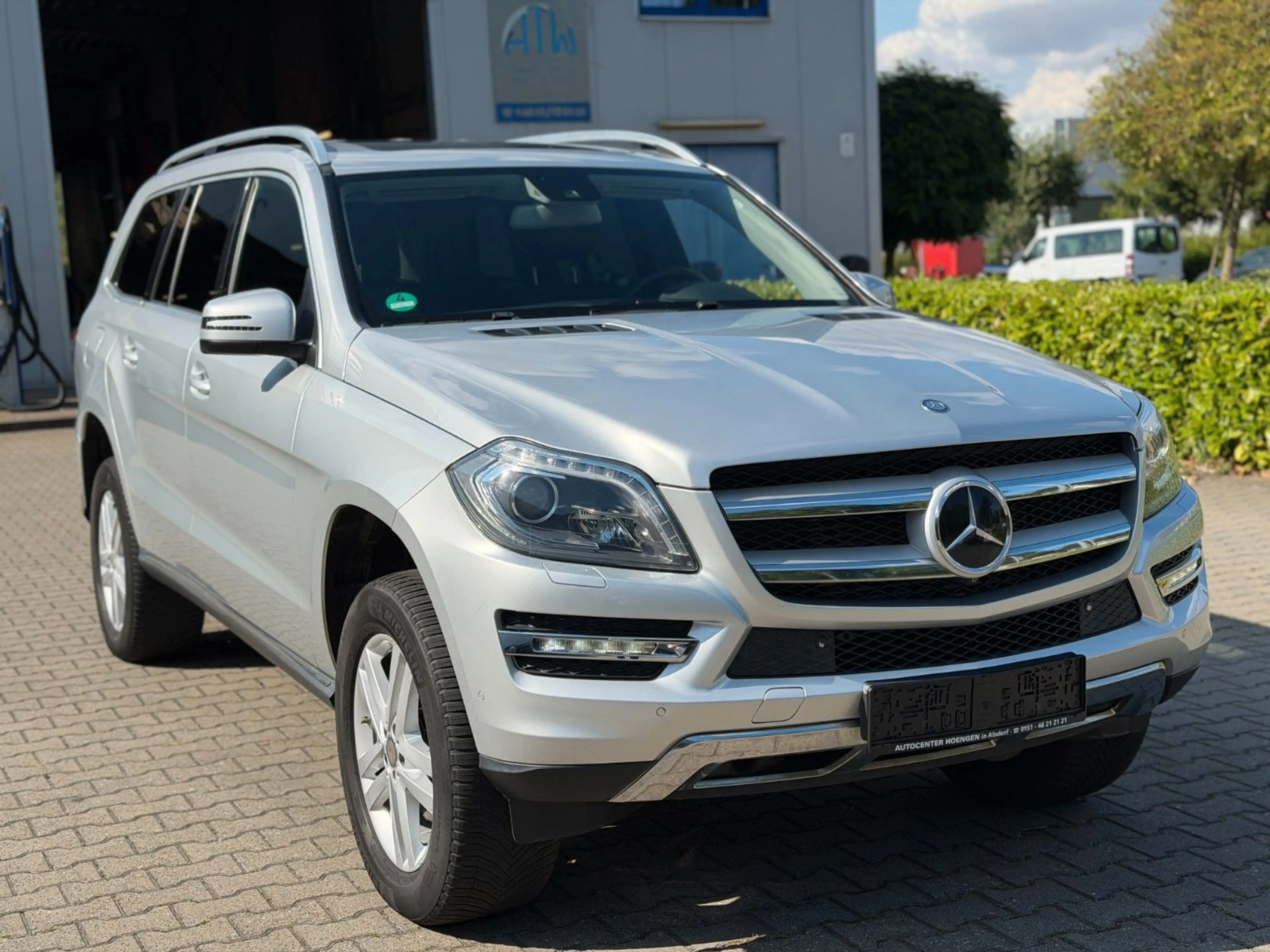Mercedes-Benz GL 350 BlueTec 4Matic*7Sitzer*Navi*DistronicPlus — photo 5