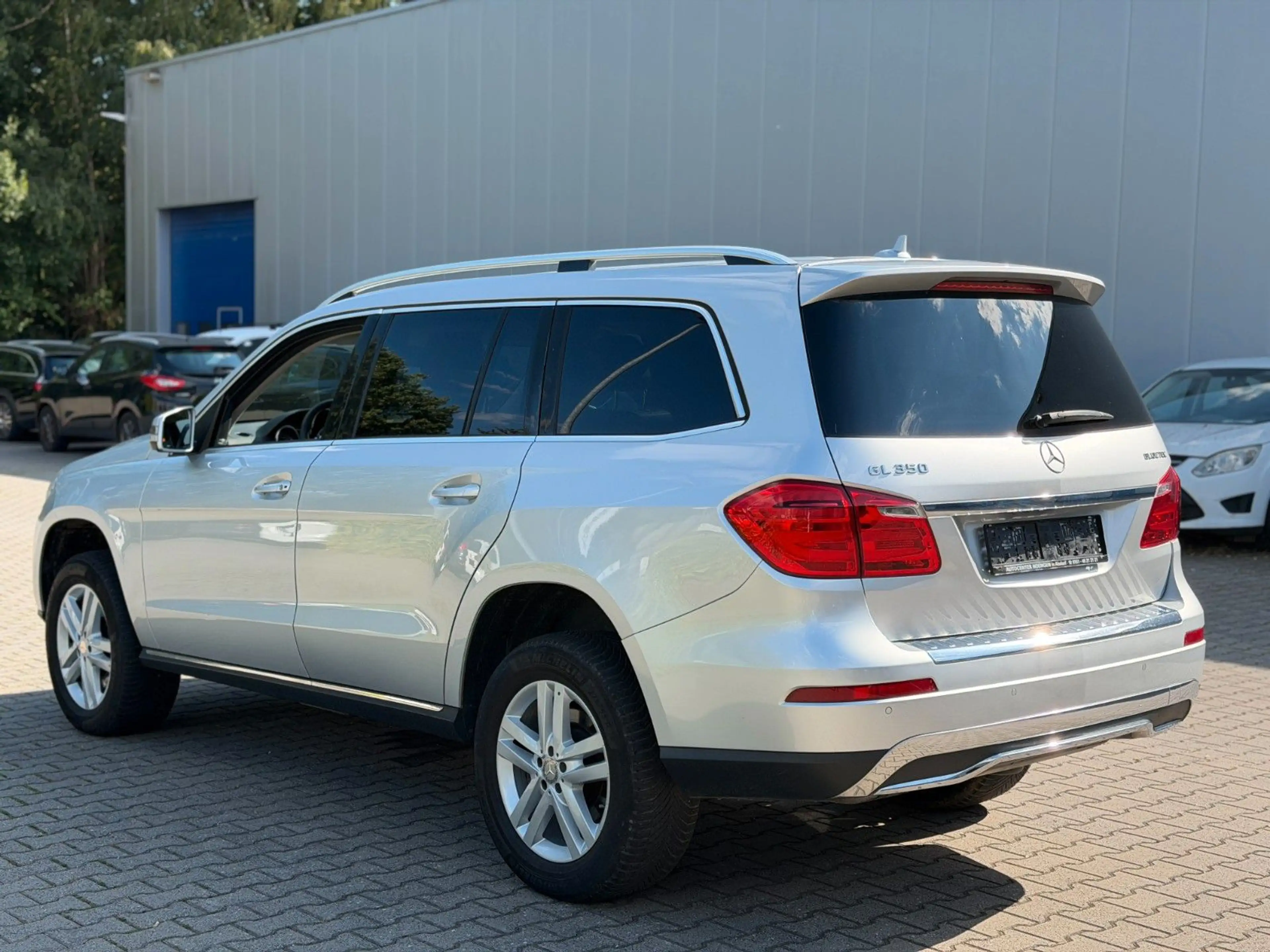 Mercedes-Benz GL 350 BlueTec 4Matic*7Sitzer*Navi*DistronicPlus — photo 13
