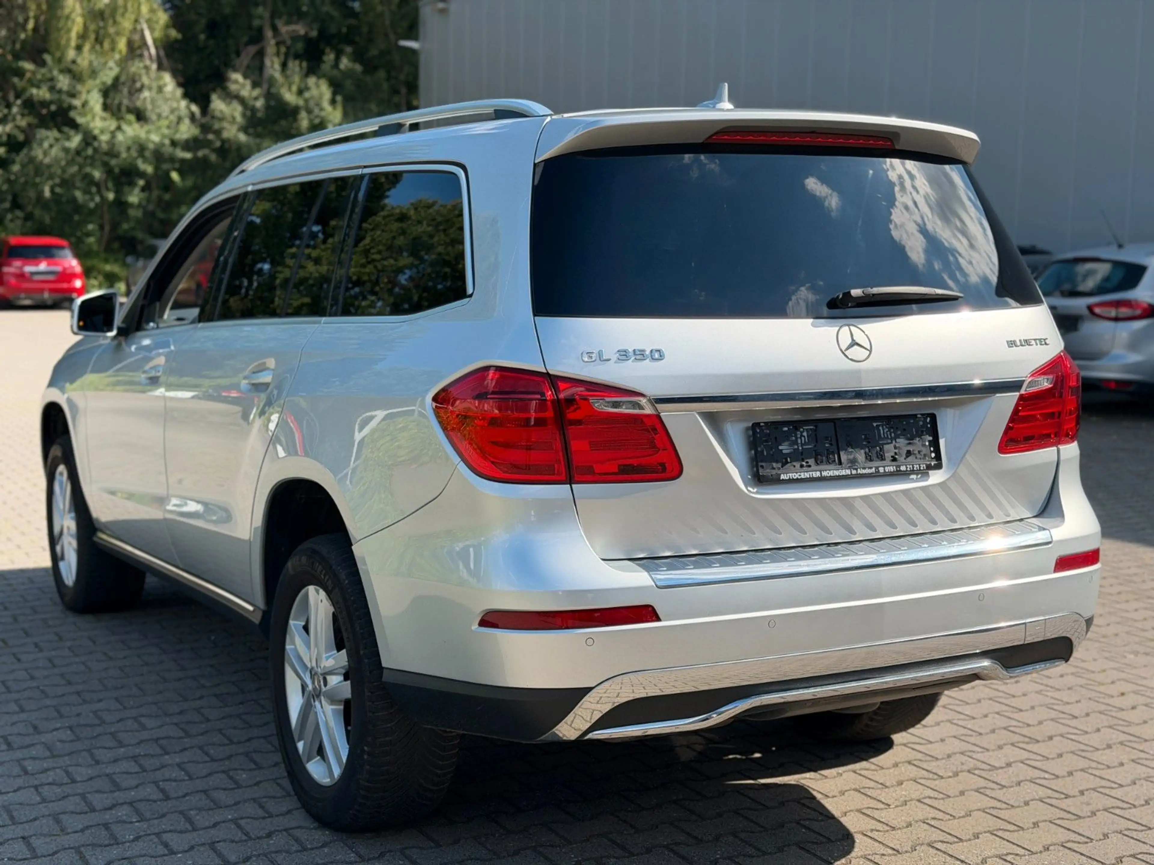 Mercedes-Benz GL 350 BlueTec 4Matic*7Sitzer*Navi*DistronicPlus — photo 12