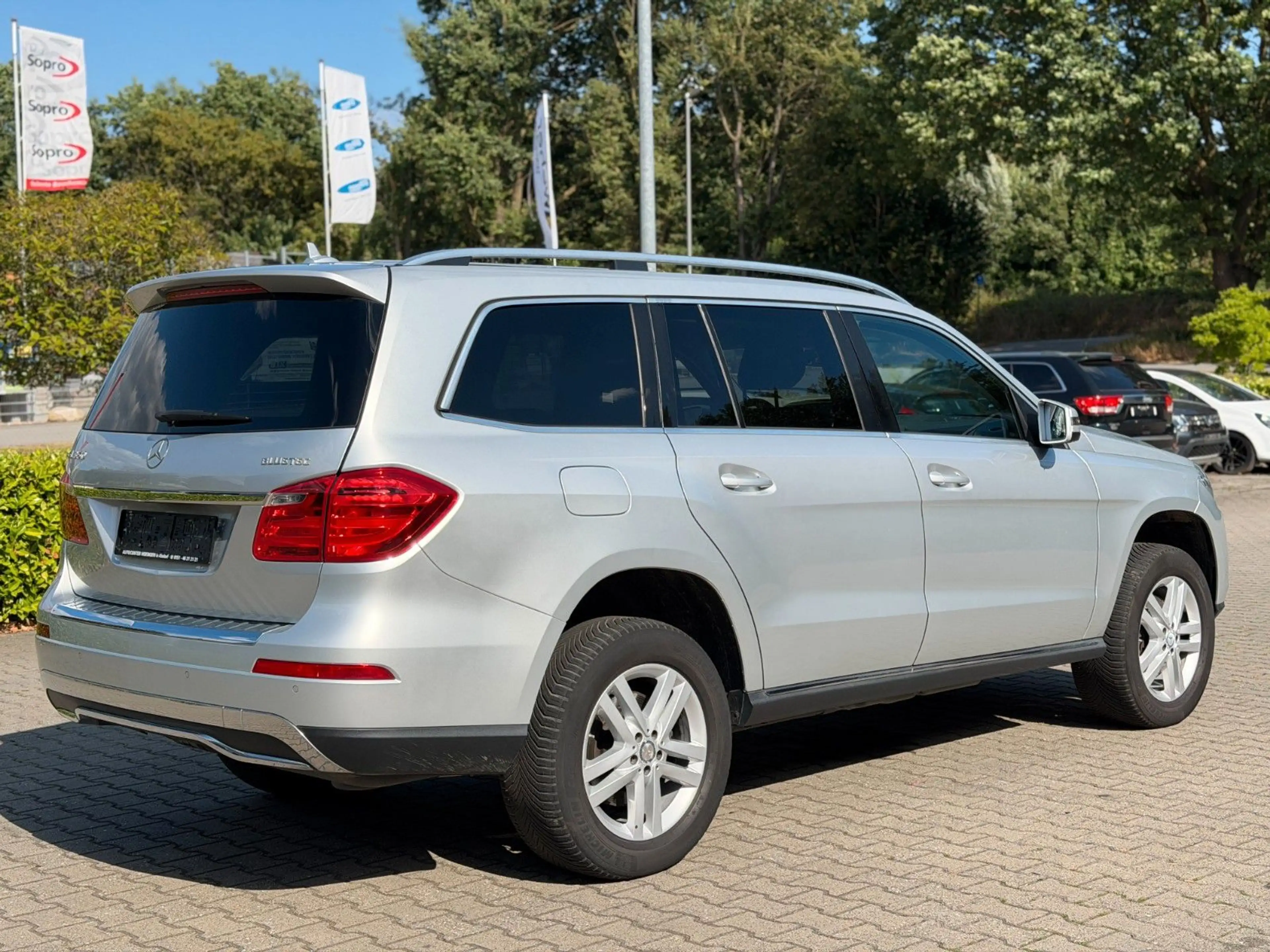 Mercedes-Benz GL 350 BlueTec 4Matic*7Sitzer*Navi*DistronicPlus — photo 11