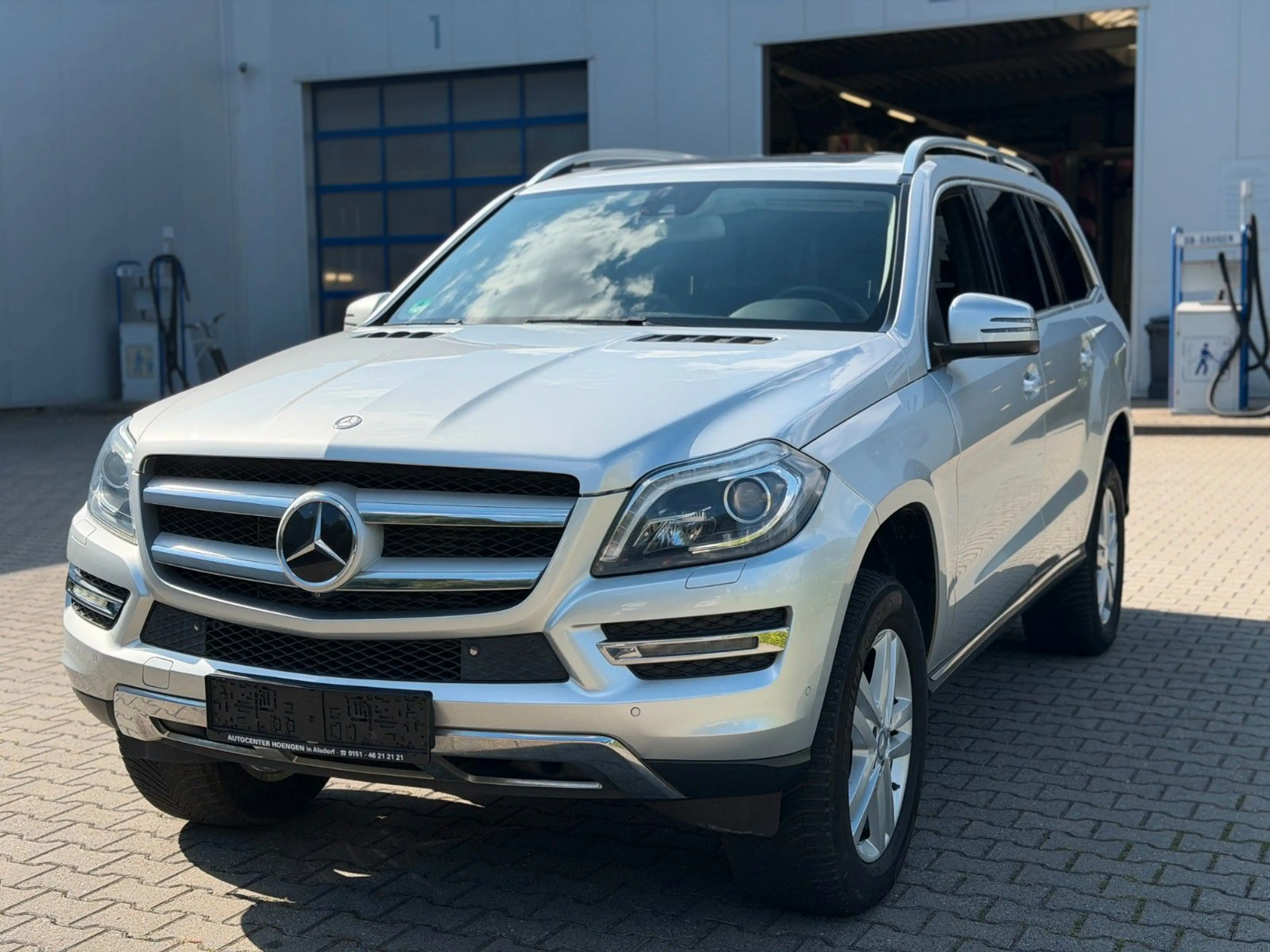 Mercedes-Benz GL 350 BlueTec 4Matic*7Sitzer*Navi*DistronicPlus — photo 6