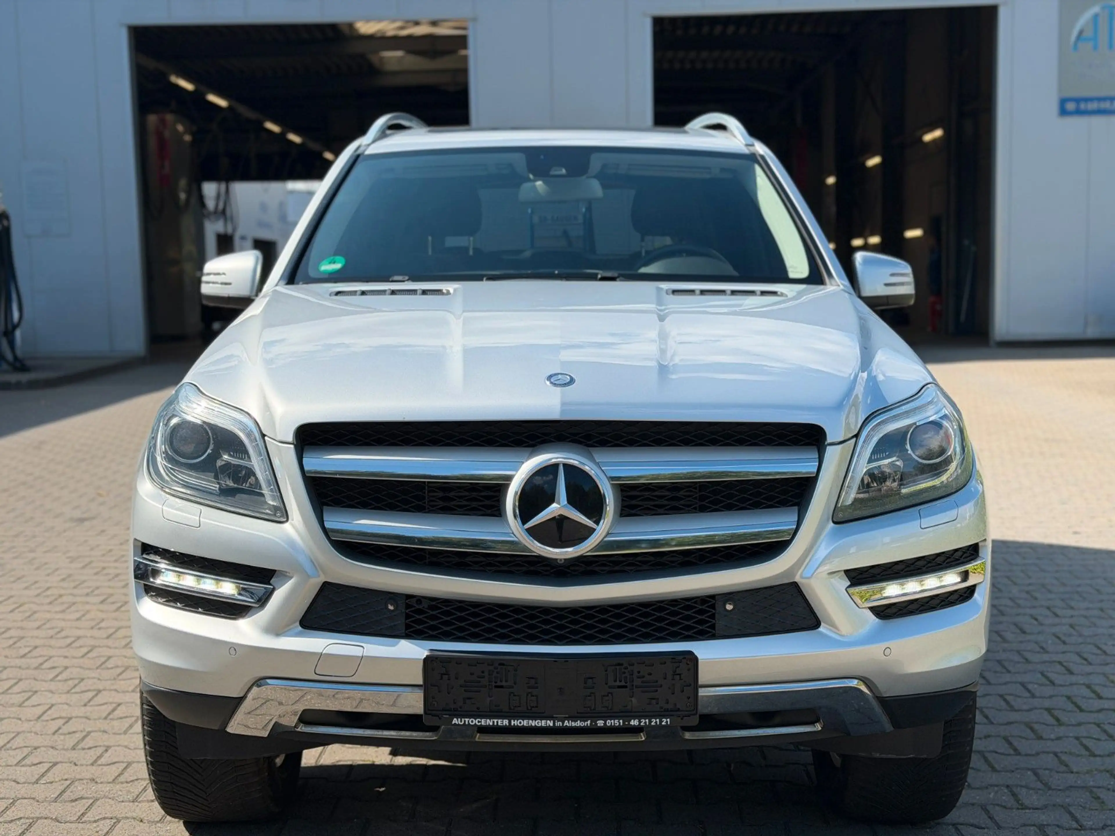 Mercedes-Benz GL 350 BlueTec 4Matic*7Sitzer*Navi*DistronicPlus — photo 4